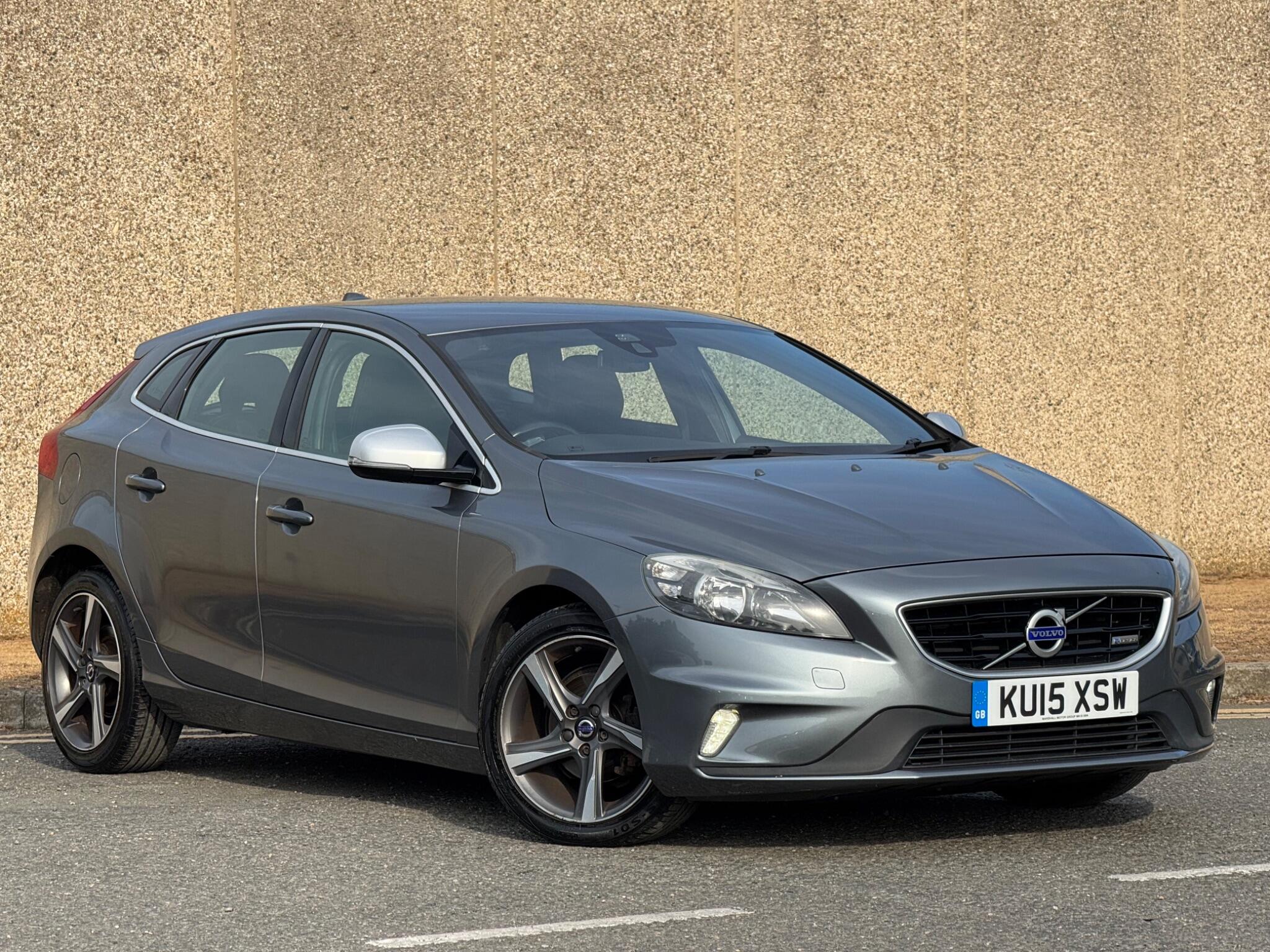 Volvo V40 view 2