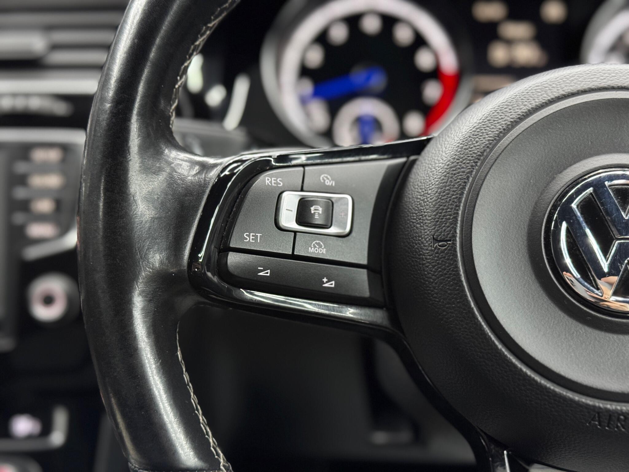 Volkswagen Golf view 19
