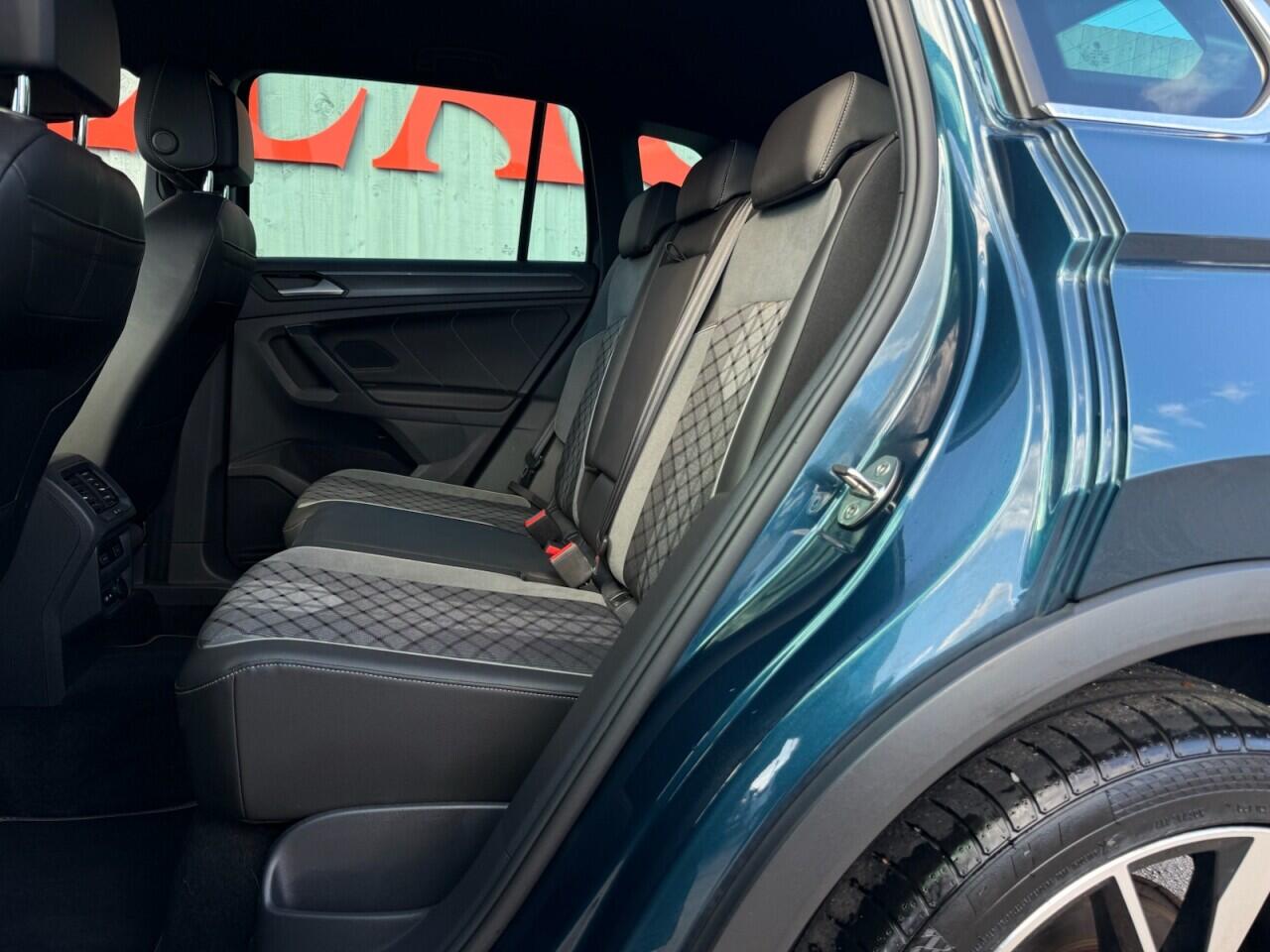 Volkswagen Tiguan view 26