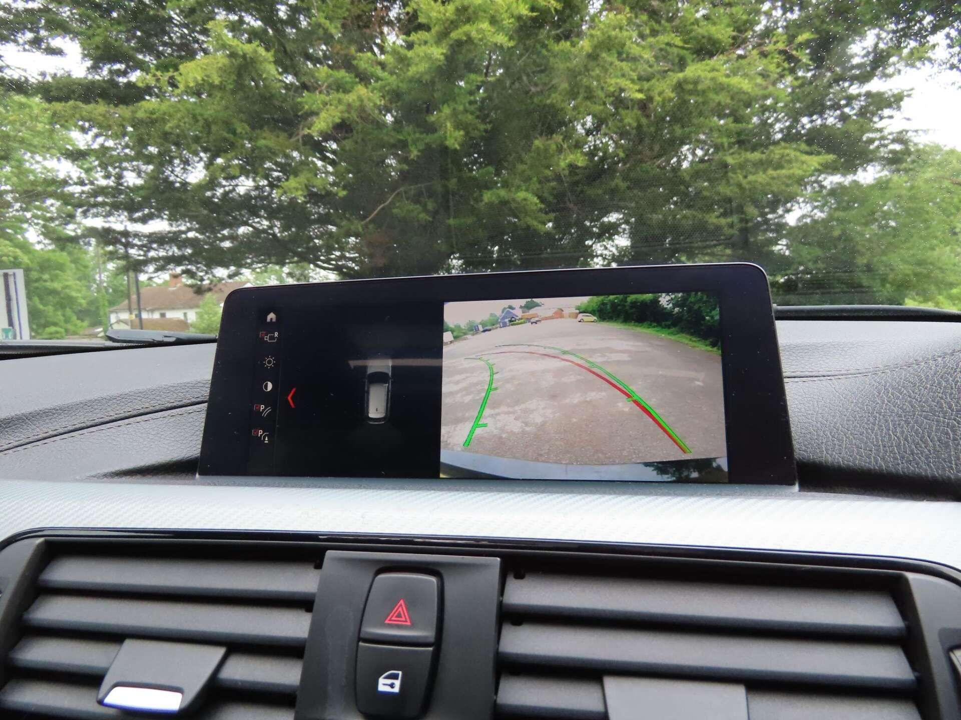 BMW 3 Series view 11