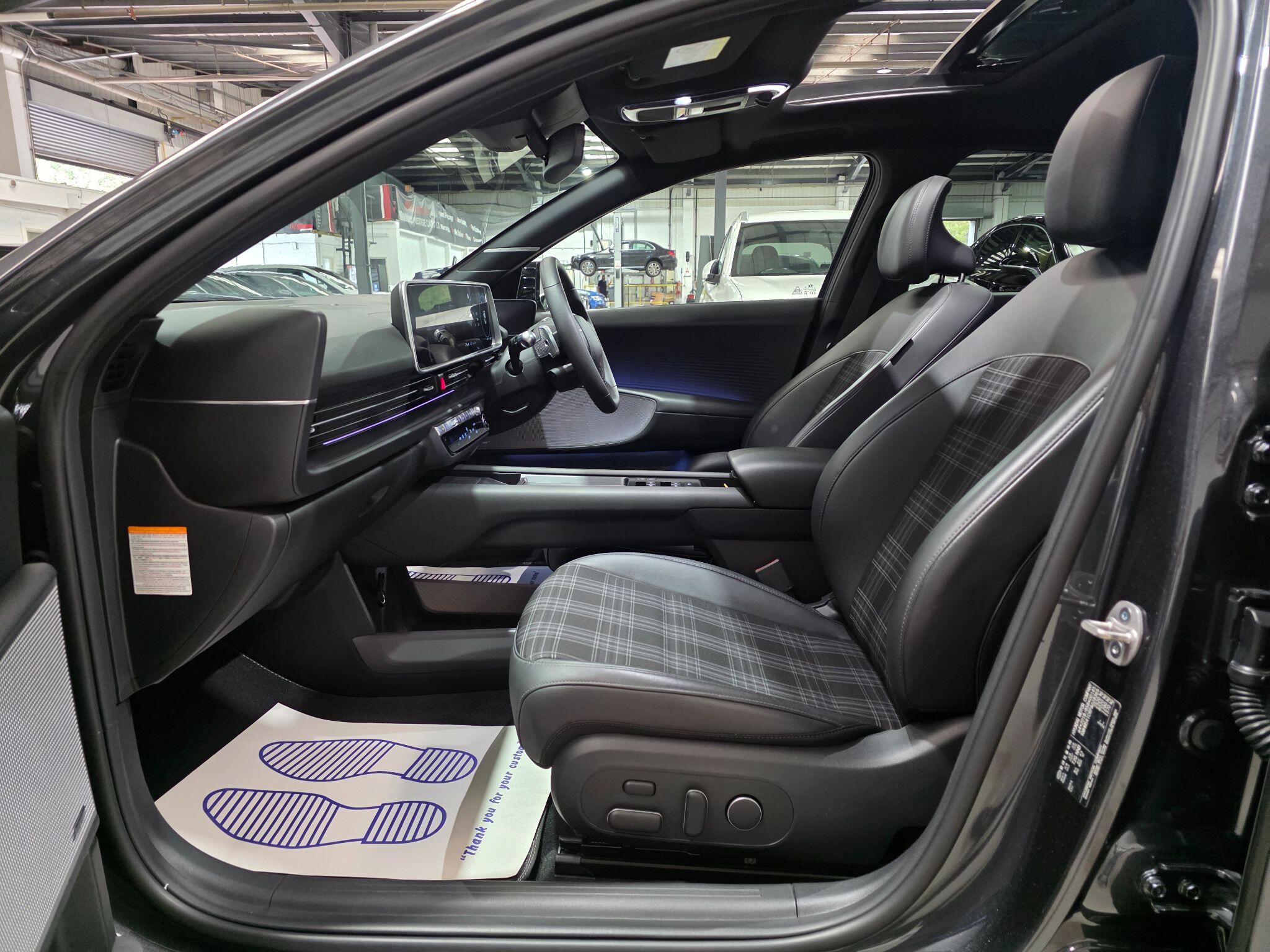 Hyundai Ioniq 6 view 29