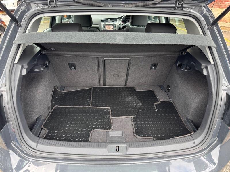 Volkswagen Golf view 14