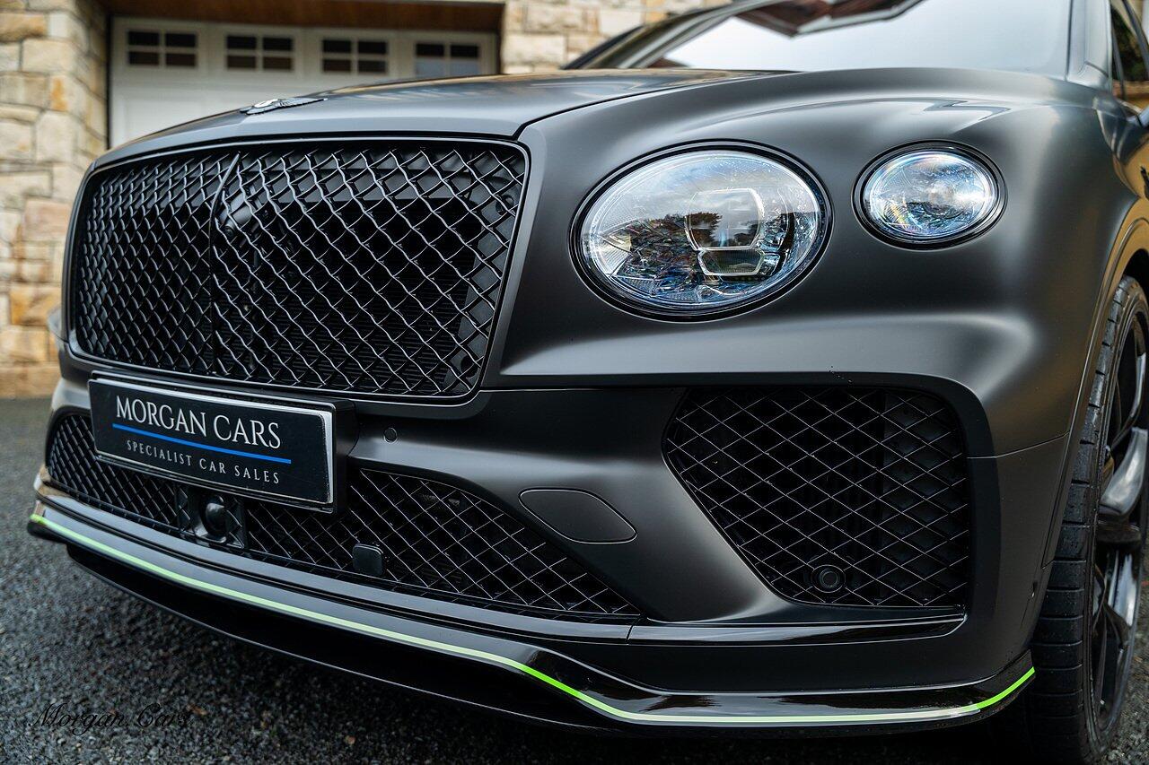 Bentley Bentayga view 30