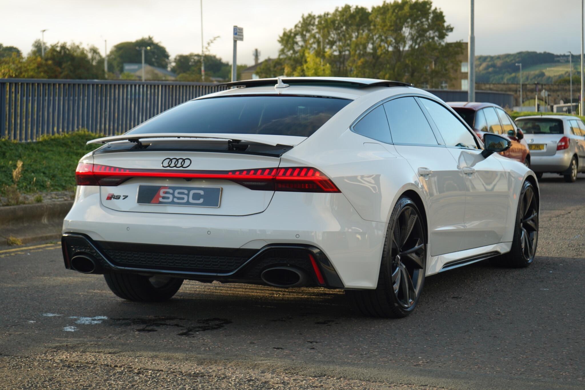 Audi RS7 view 11