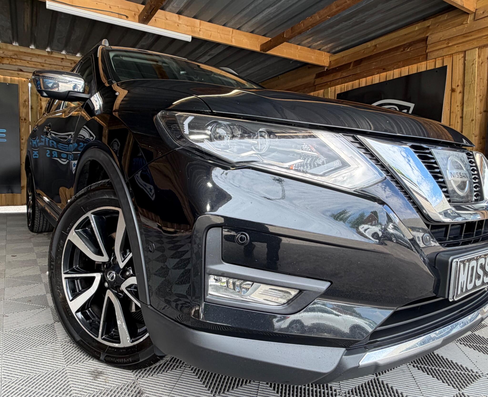 Nissan X-Trail view 2