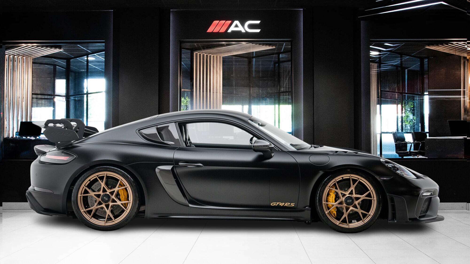 Porsche 718 Cayman view 3