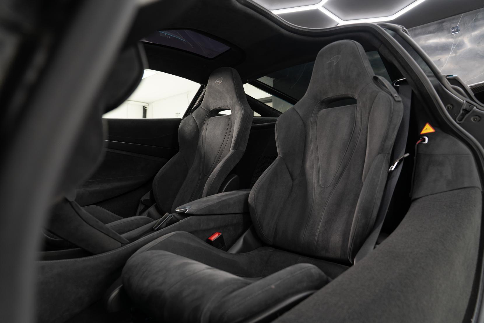 Mclaren 720s view 9