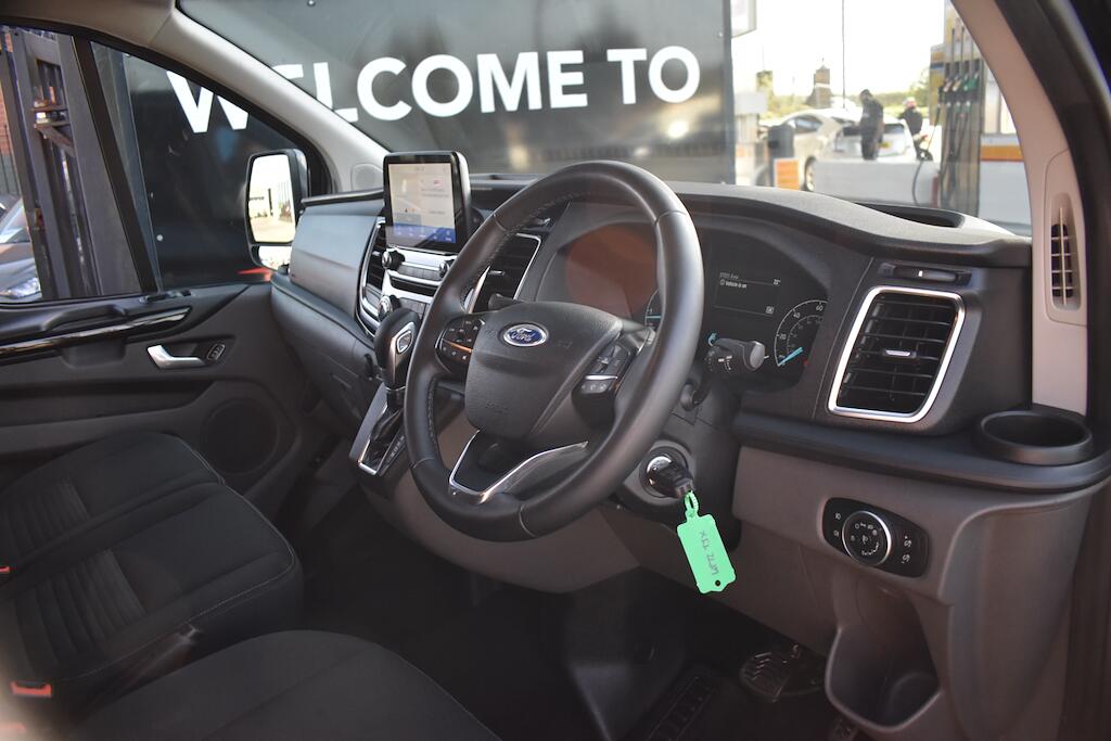 Ford Transit Custom view 26