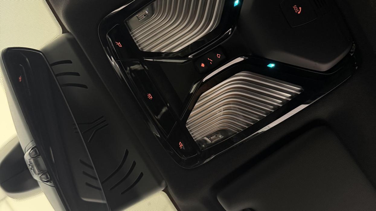 BMW i4 view 30