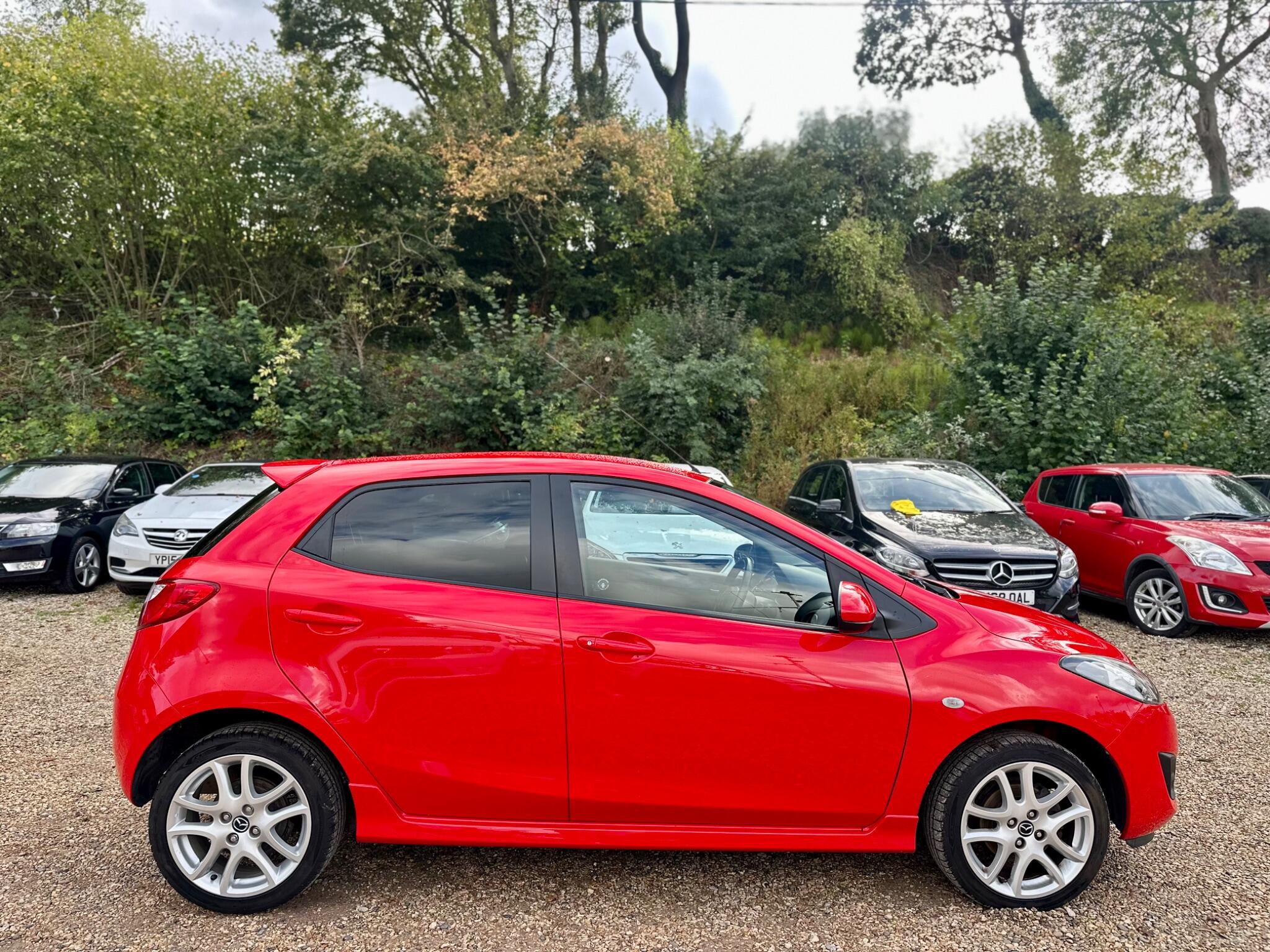 Mazda Mazda2 view 7