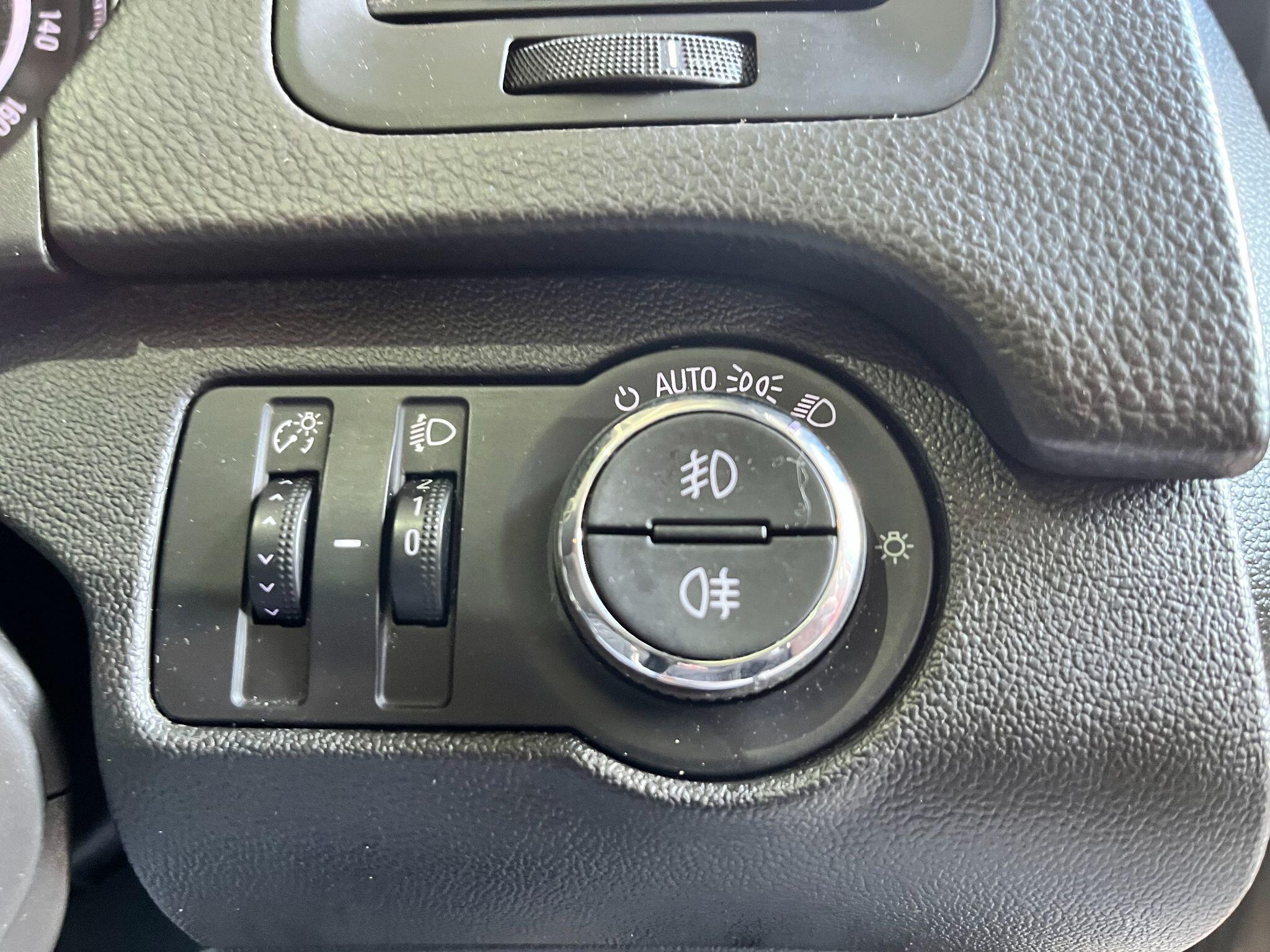 Vauxhall Insignia view 28