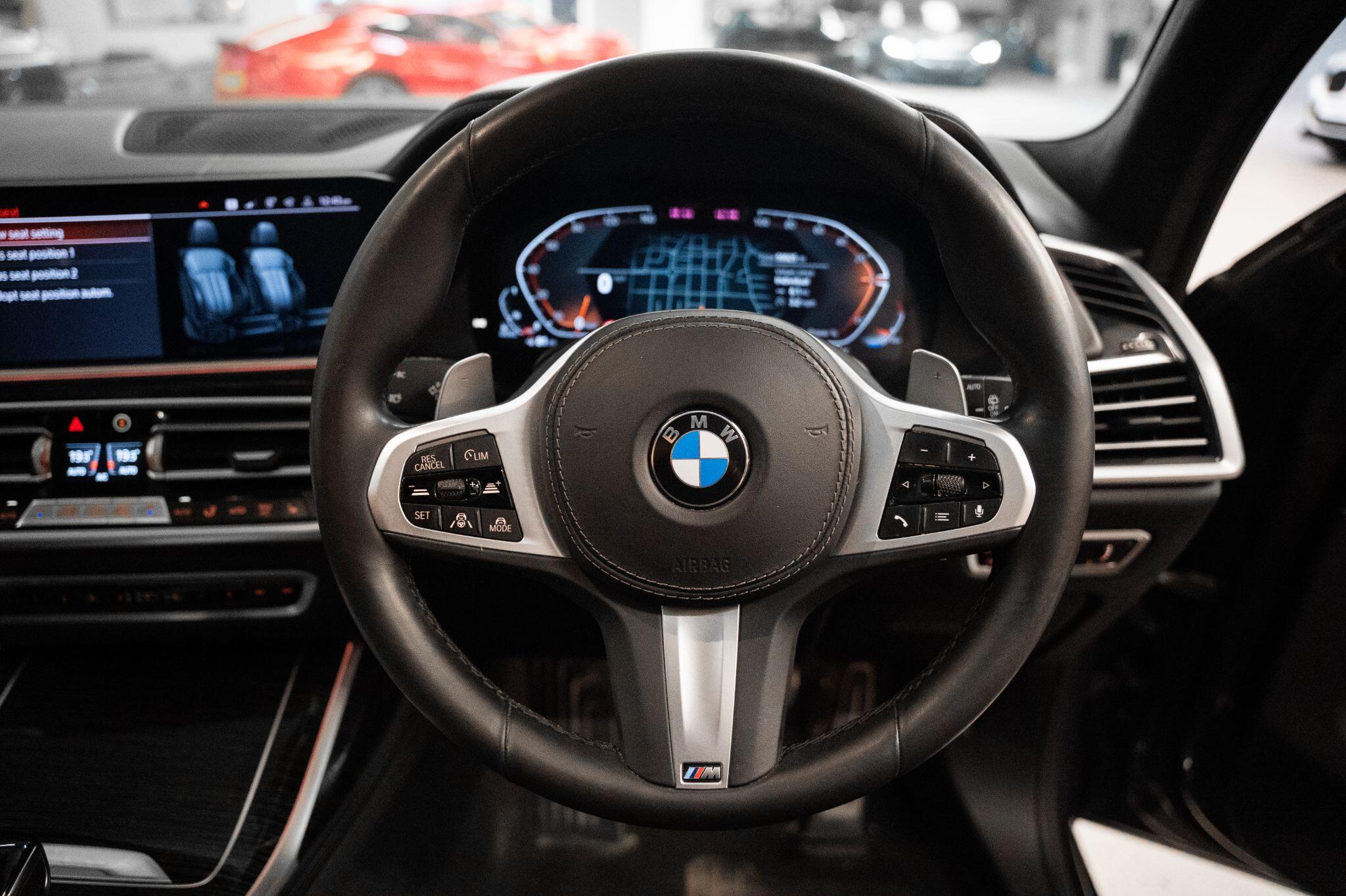 BMW X7 view 19