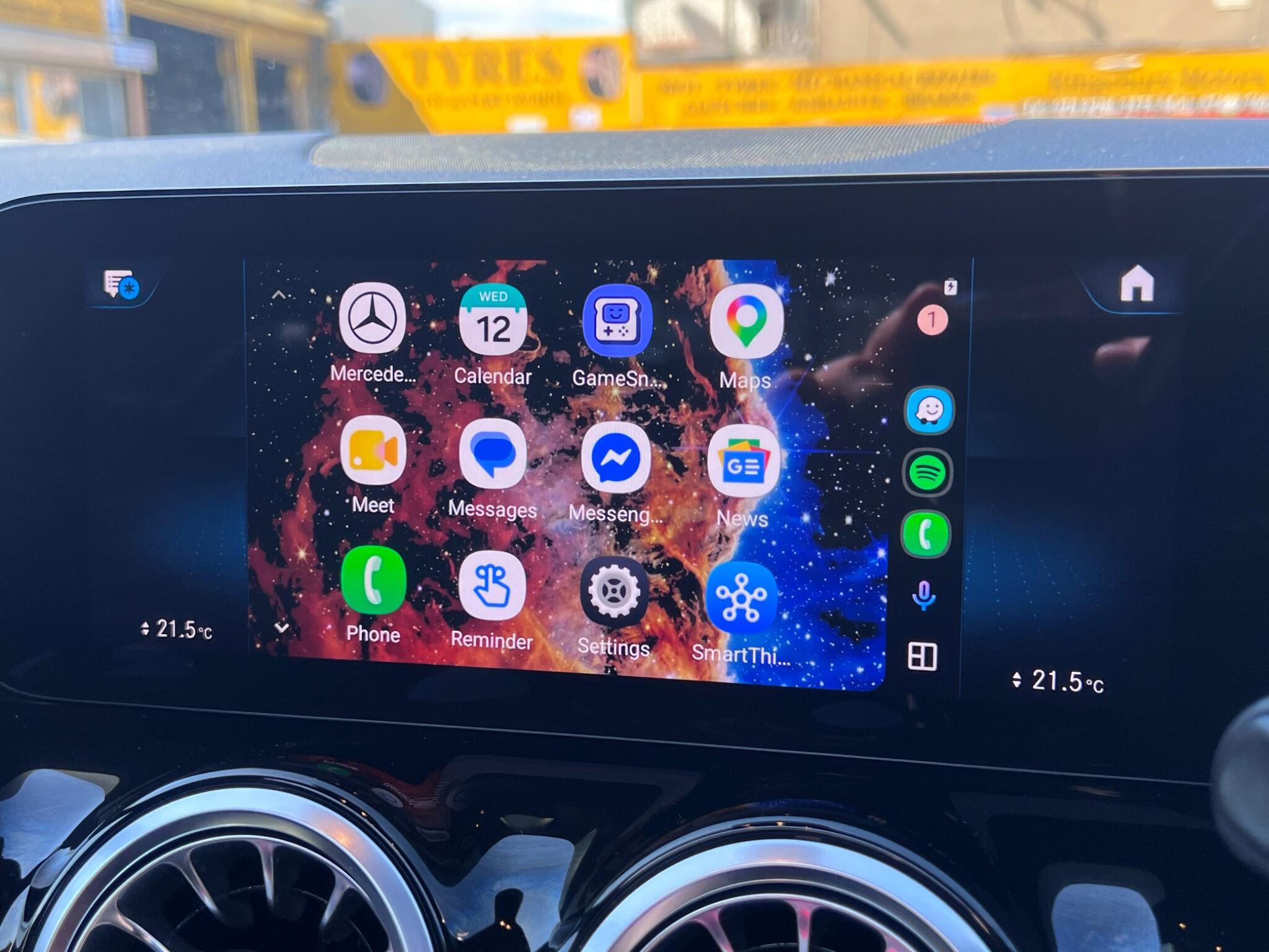 Mercedes-Benz Gla view 23