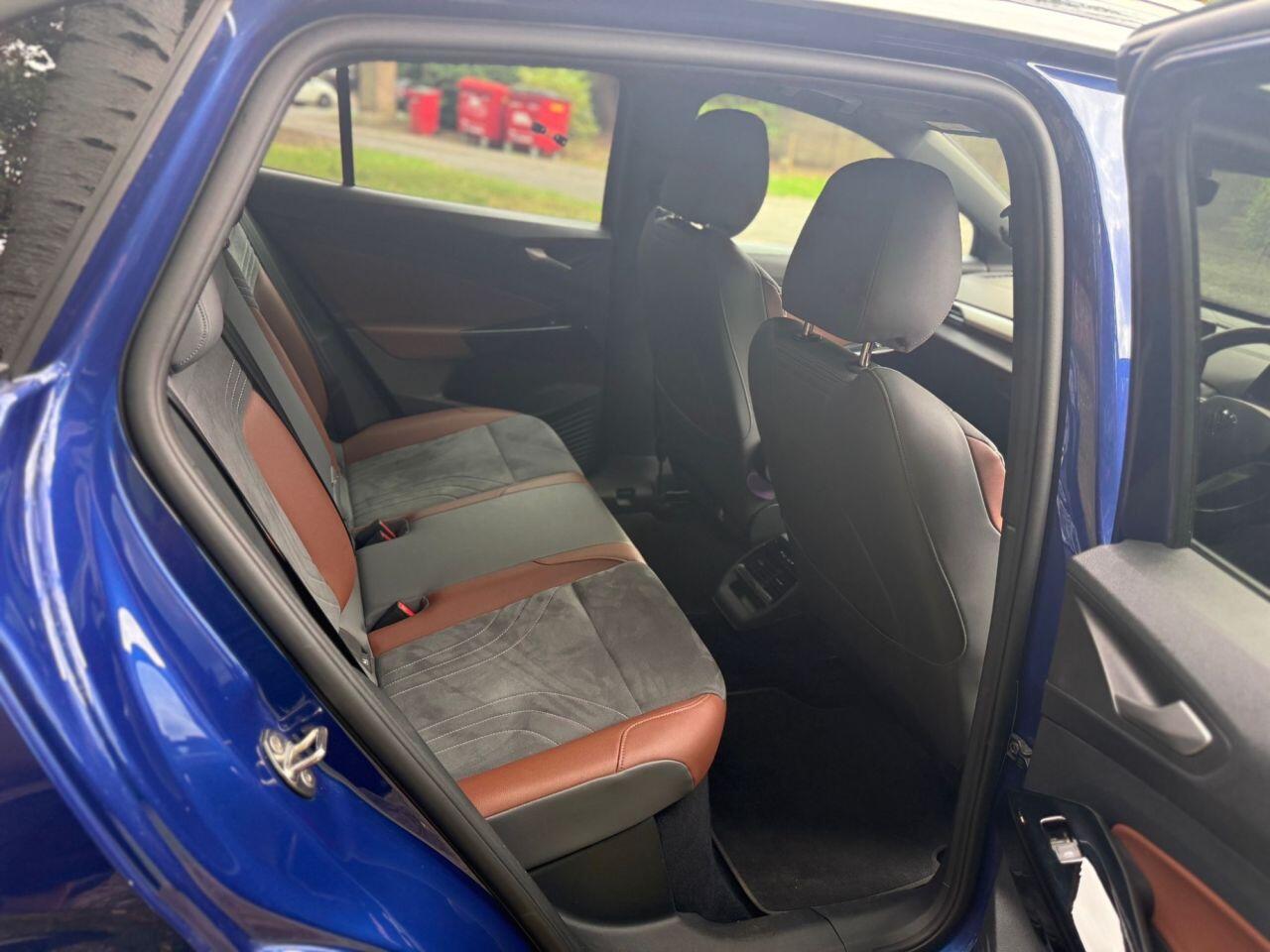 Volkswagen Id.4 view 8