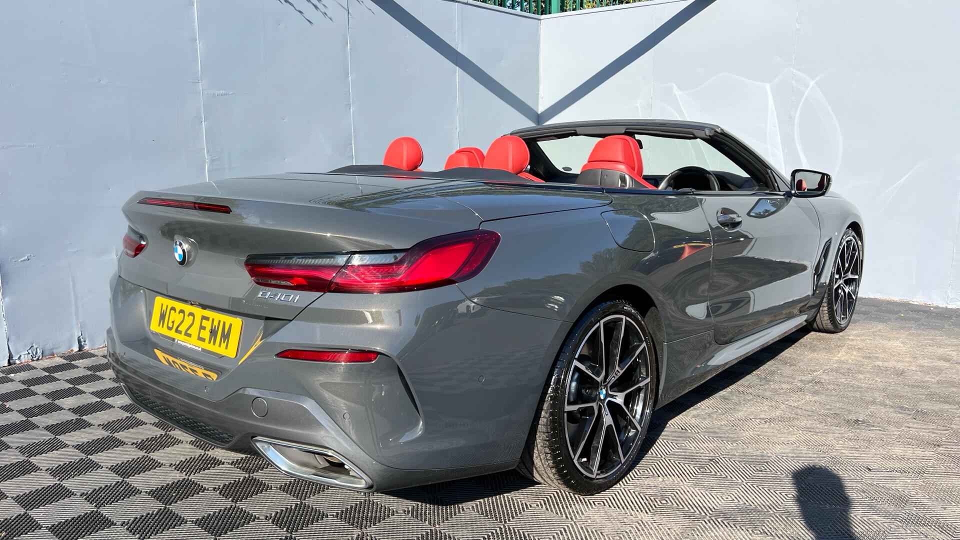 BMW 8 Series view 27