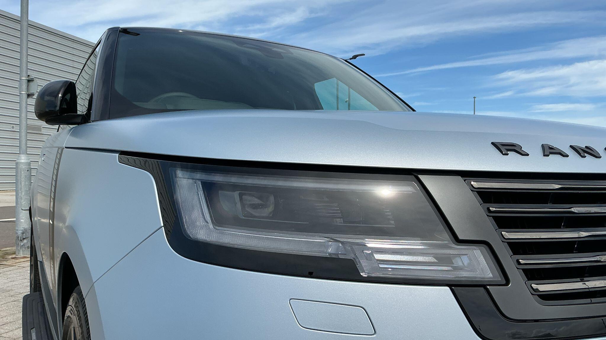 Land Rover Range Rover view 18