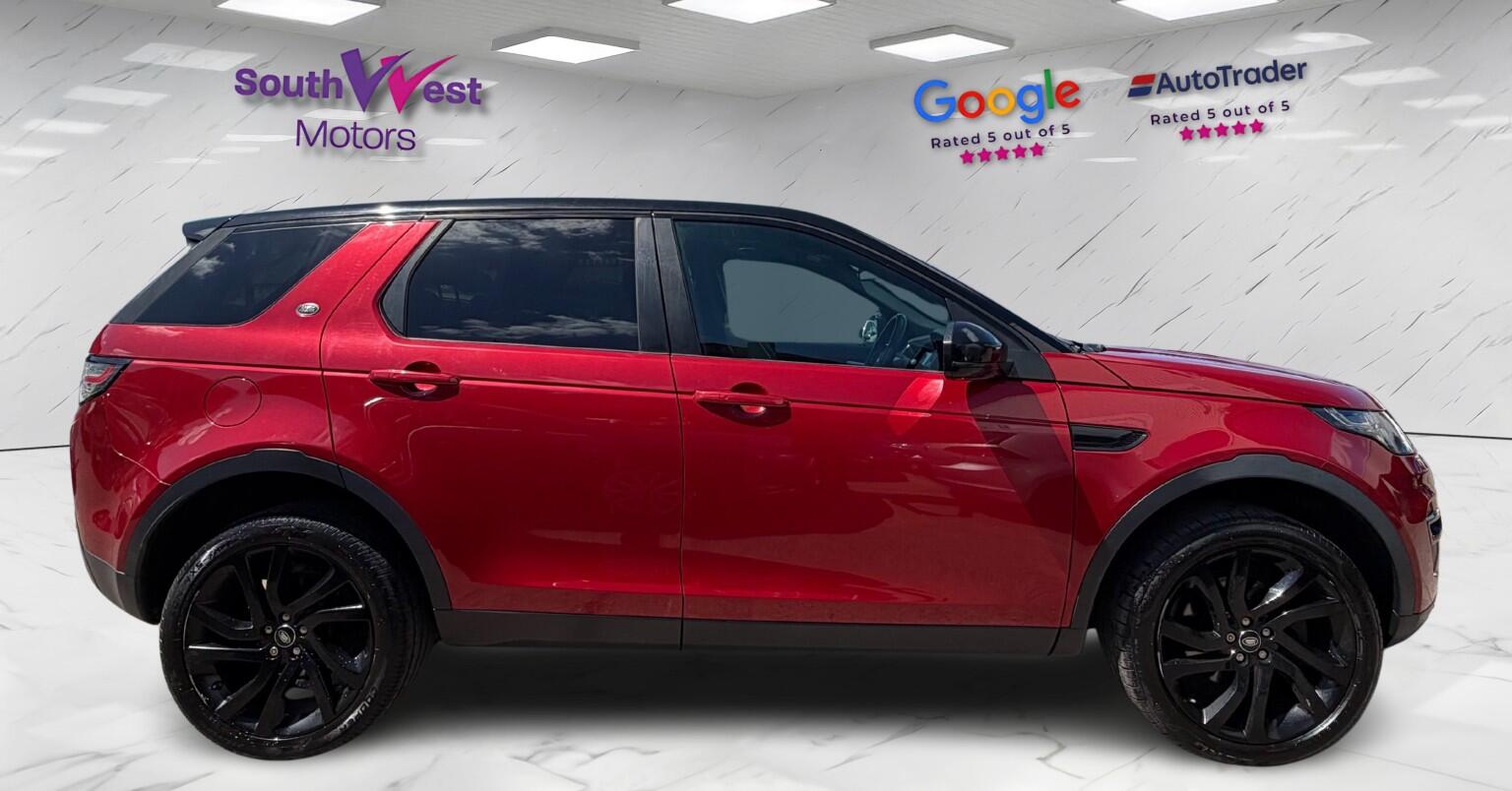 Land Rover Discovery Sport view 3