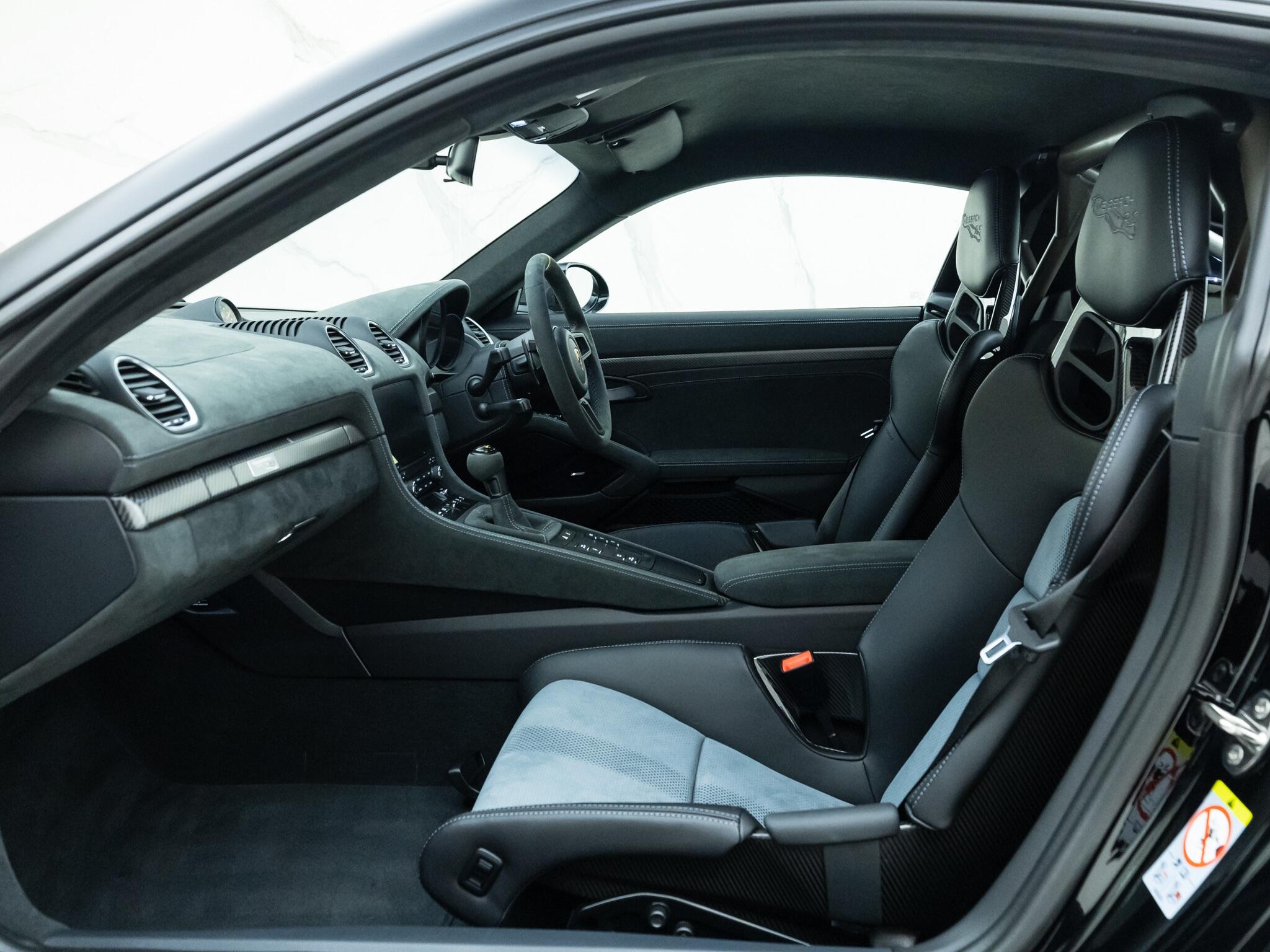 Porsche Cayman view 28