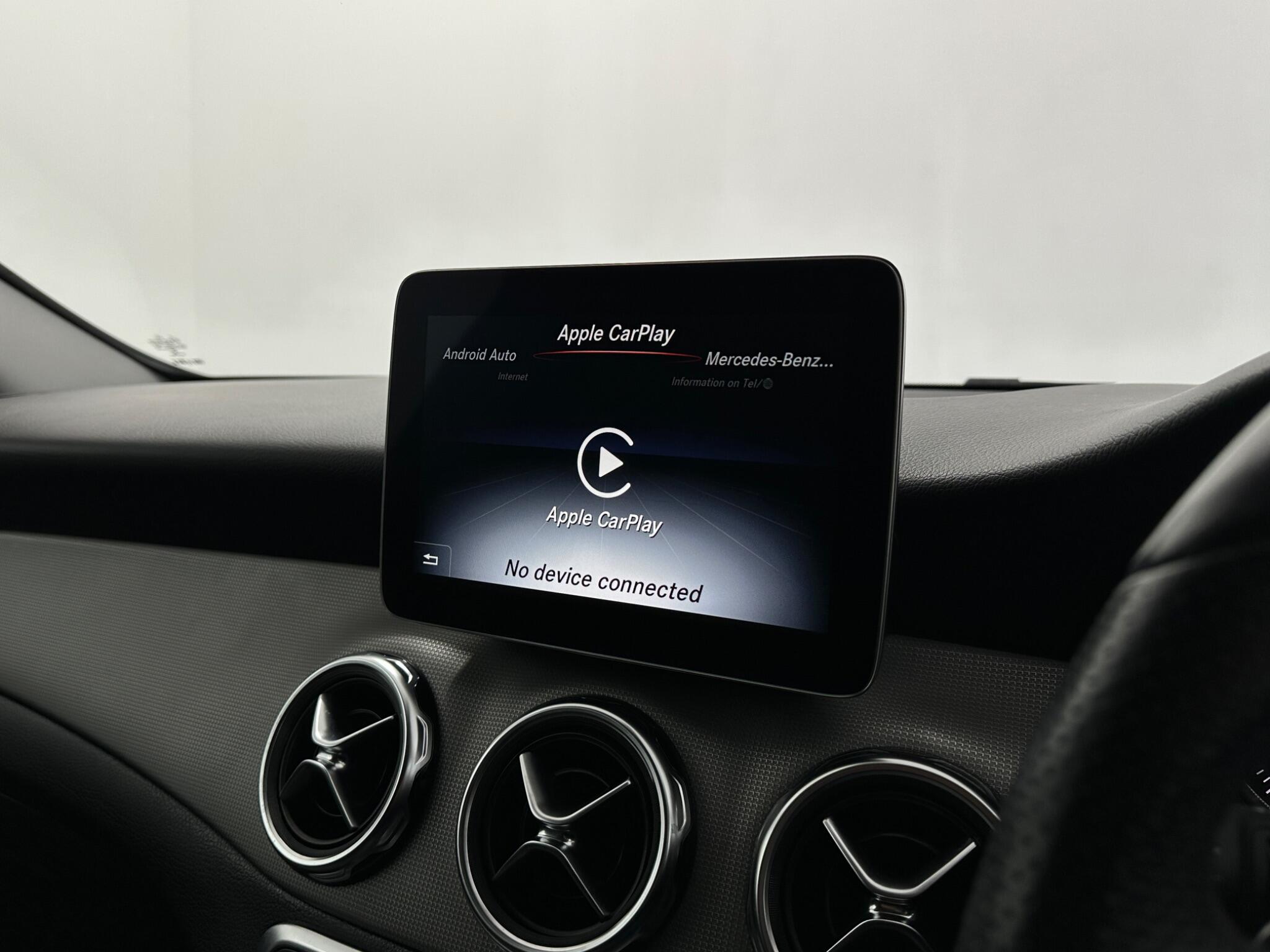 Mercedes-Benz Gla view 24
