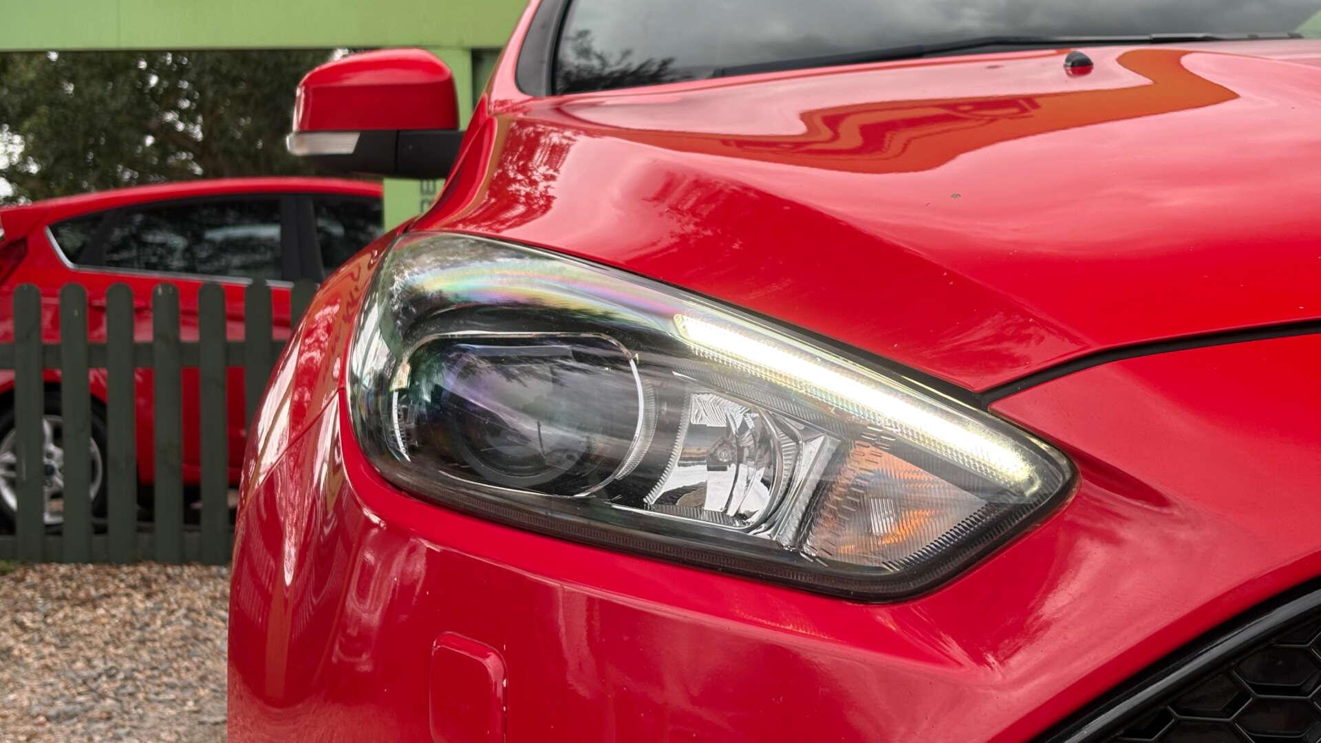 Ford Focus view 48
