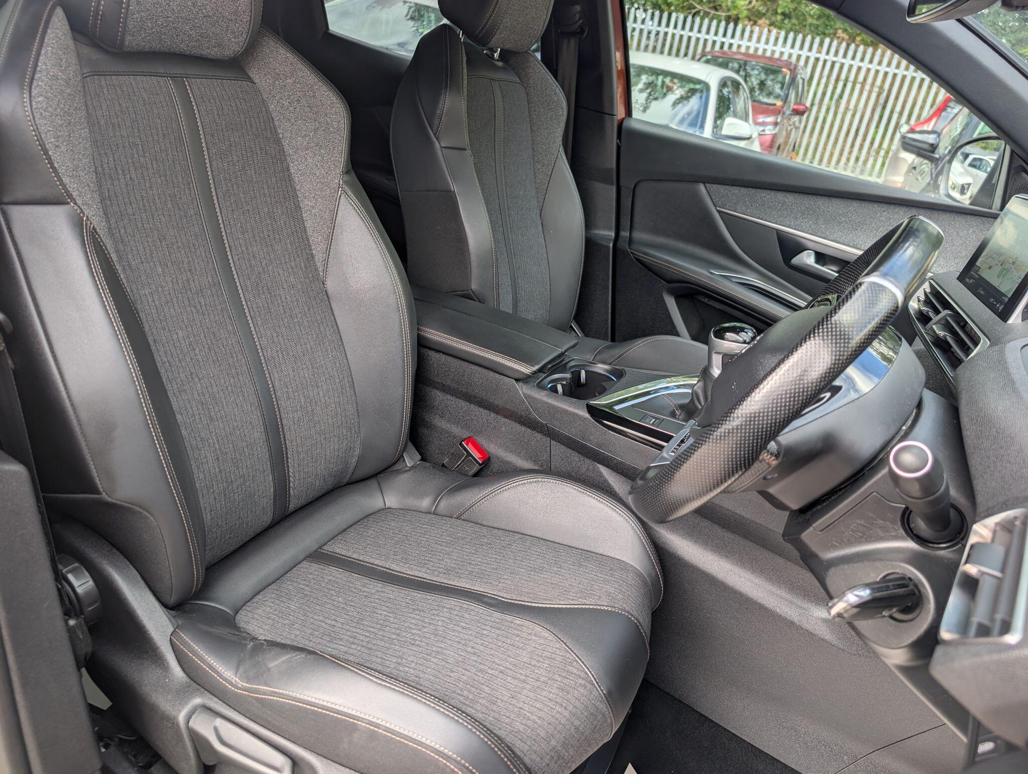Peugeot 3008 view 19