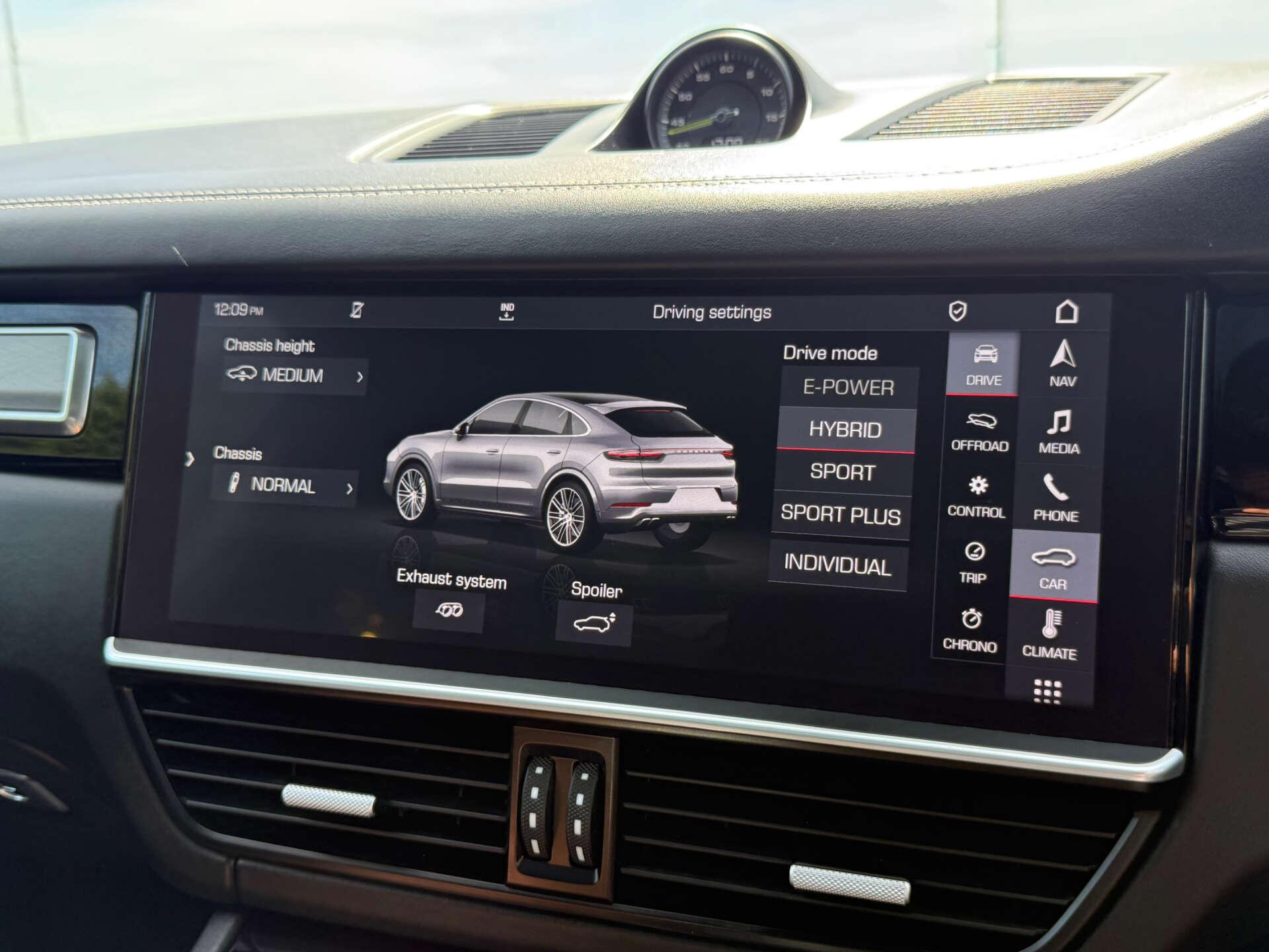 Porsche Cayenne view 52