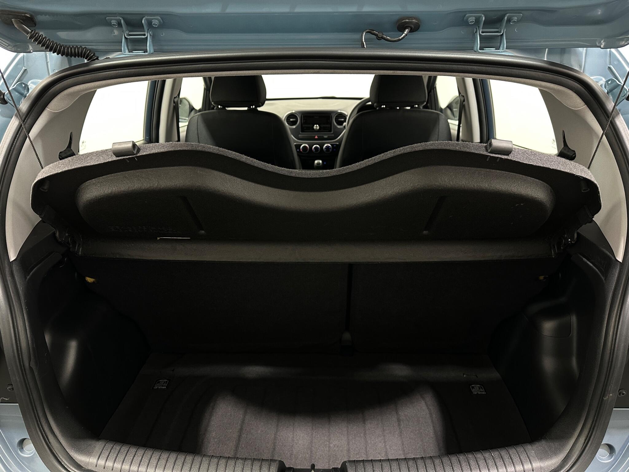 Hyundai i10 view 40