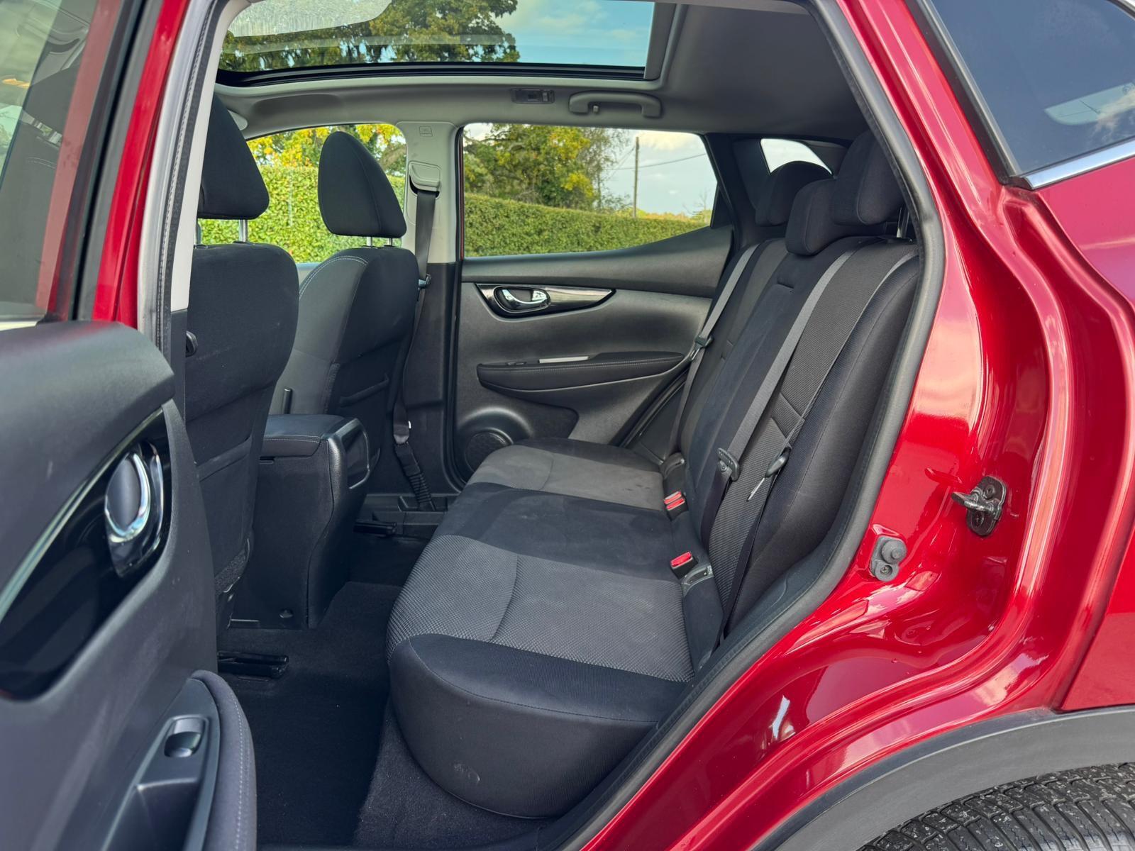 2014 Nissan Qashqai image 28