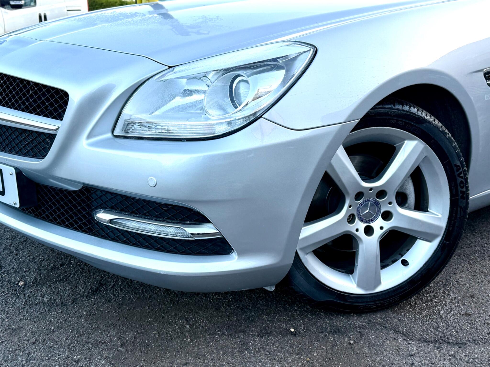 2011 Mercedes-Benz SLK image 17