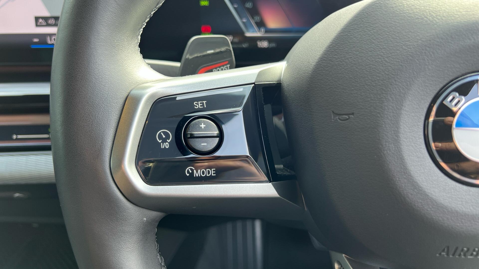 BMW 5 Series view 17
