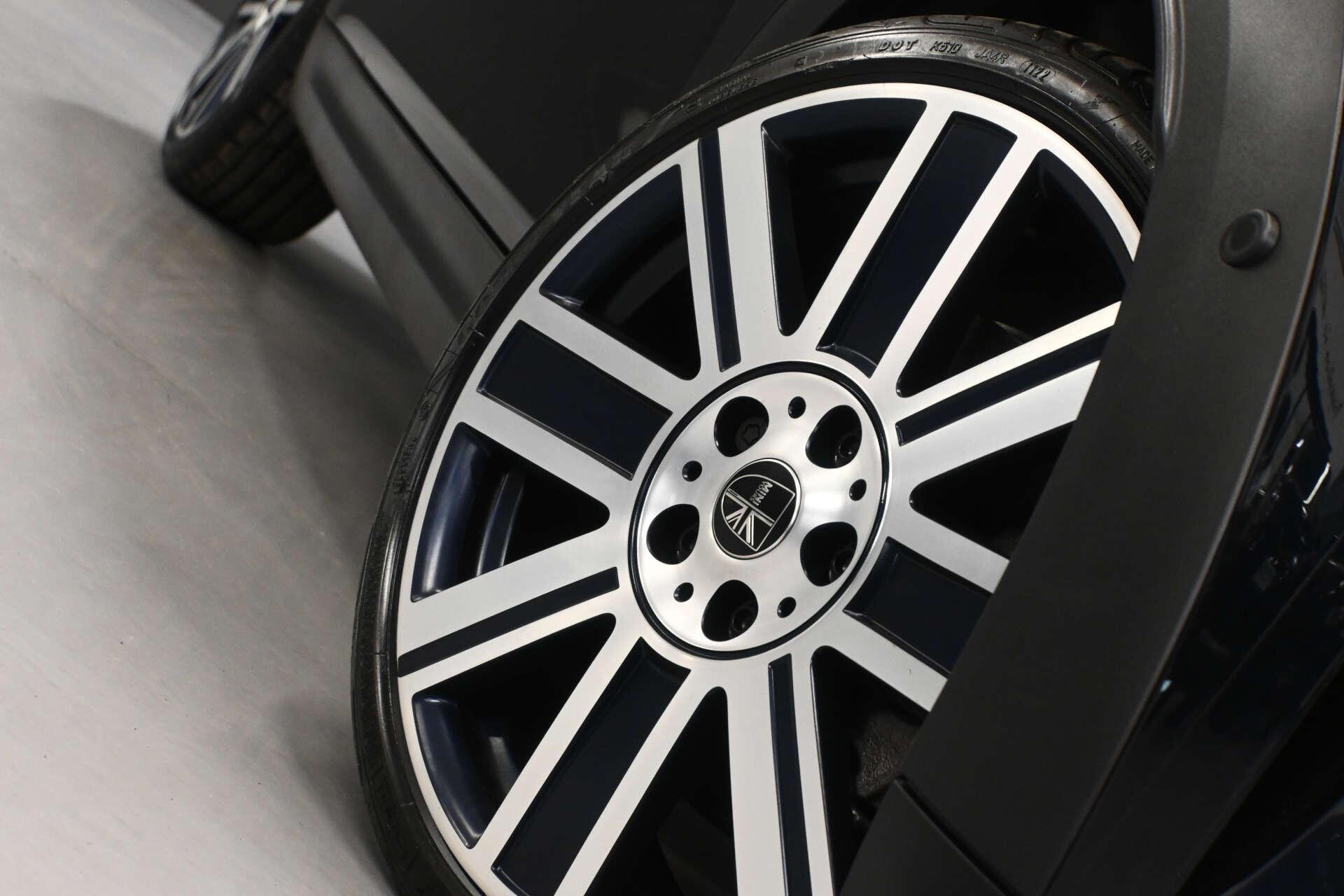 Mini Hatch view 8