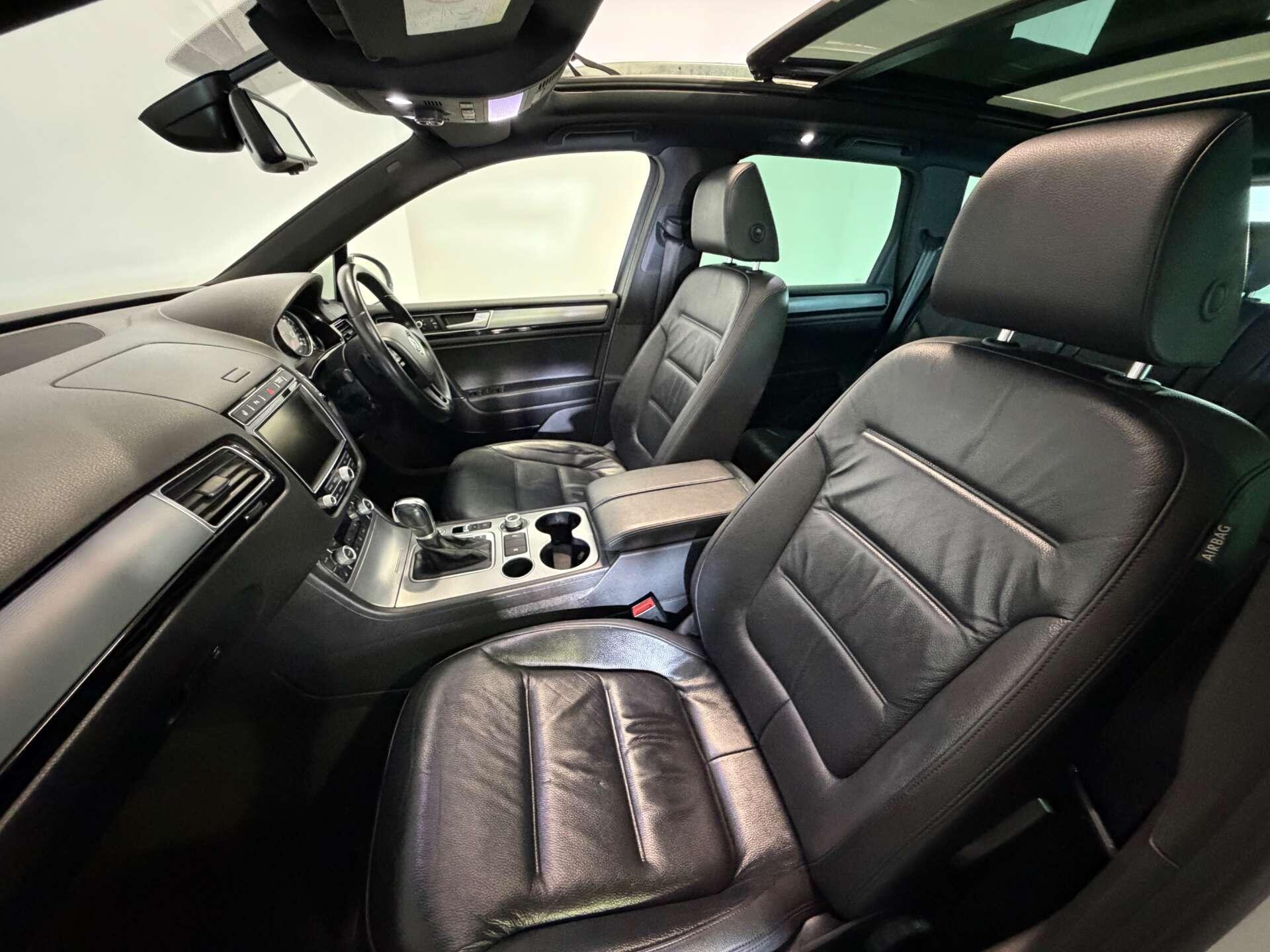 Volkswagen Touareg view 66