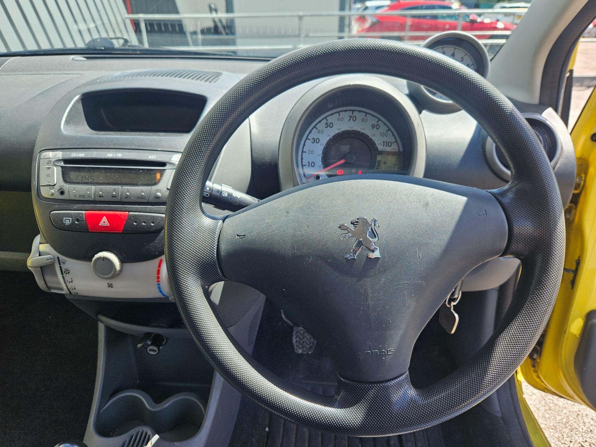 2005 Peugeot 107 image 15