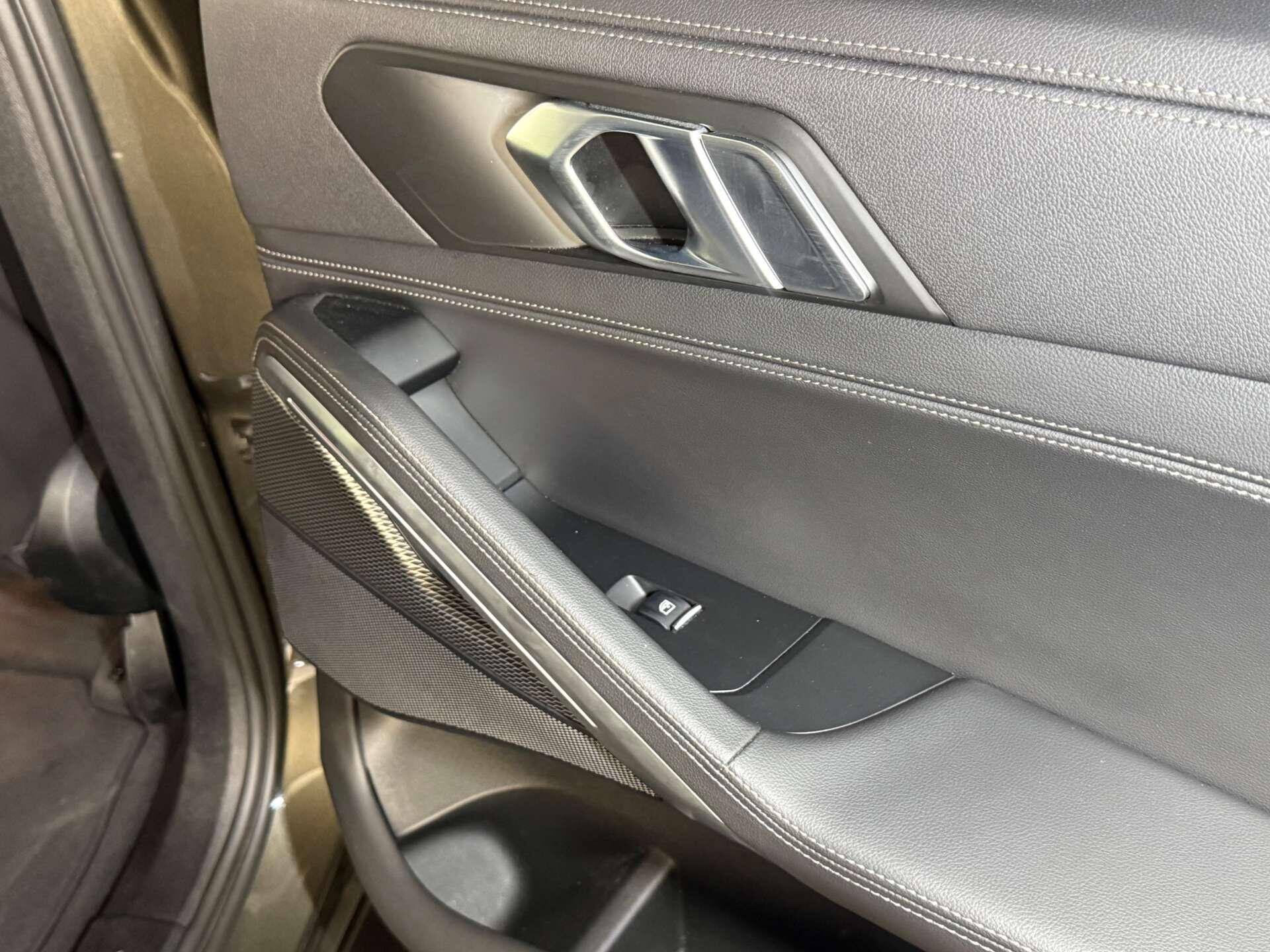 BMW X6 view 25
