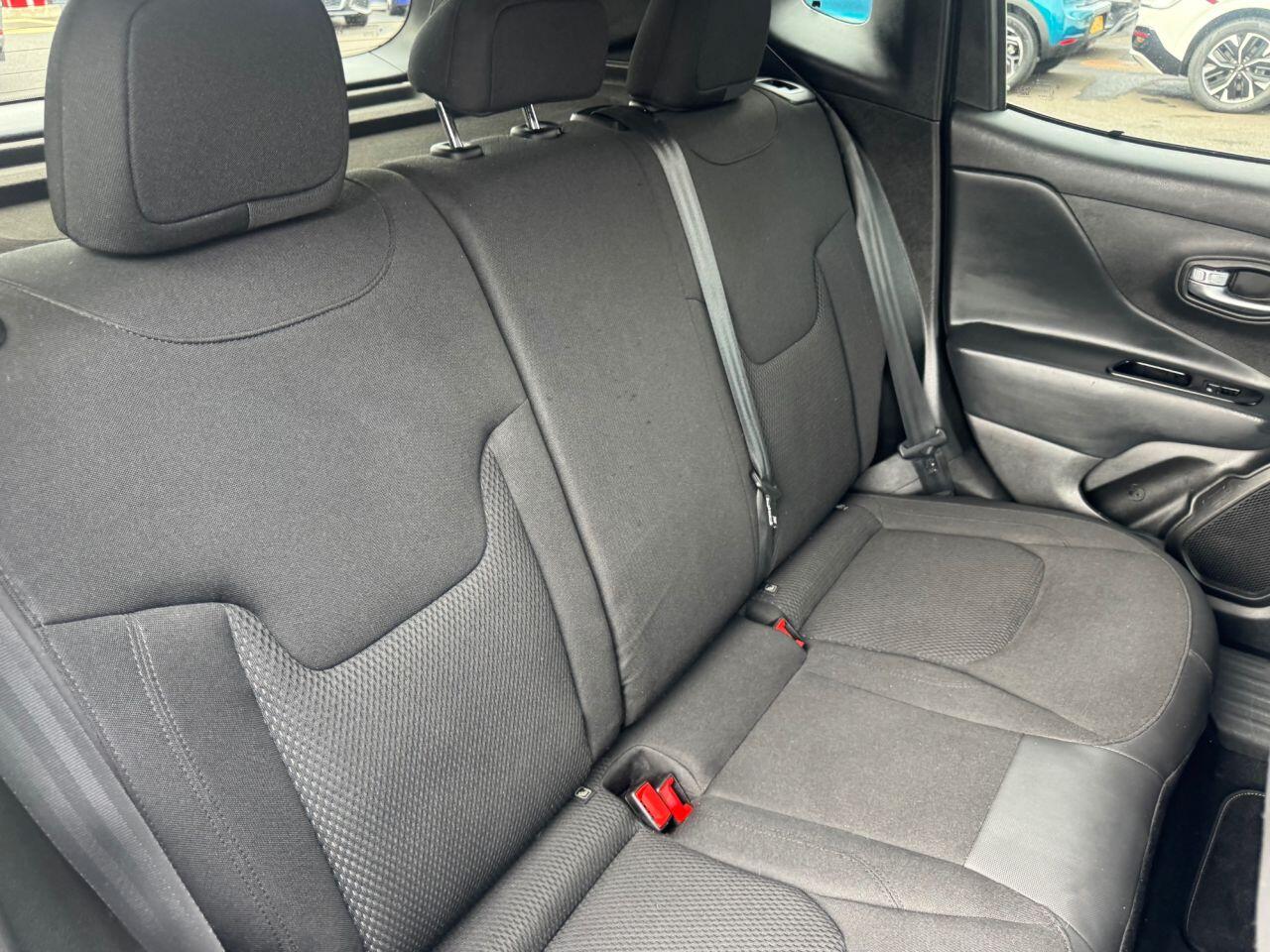 Jeep Renegade view 15