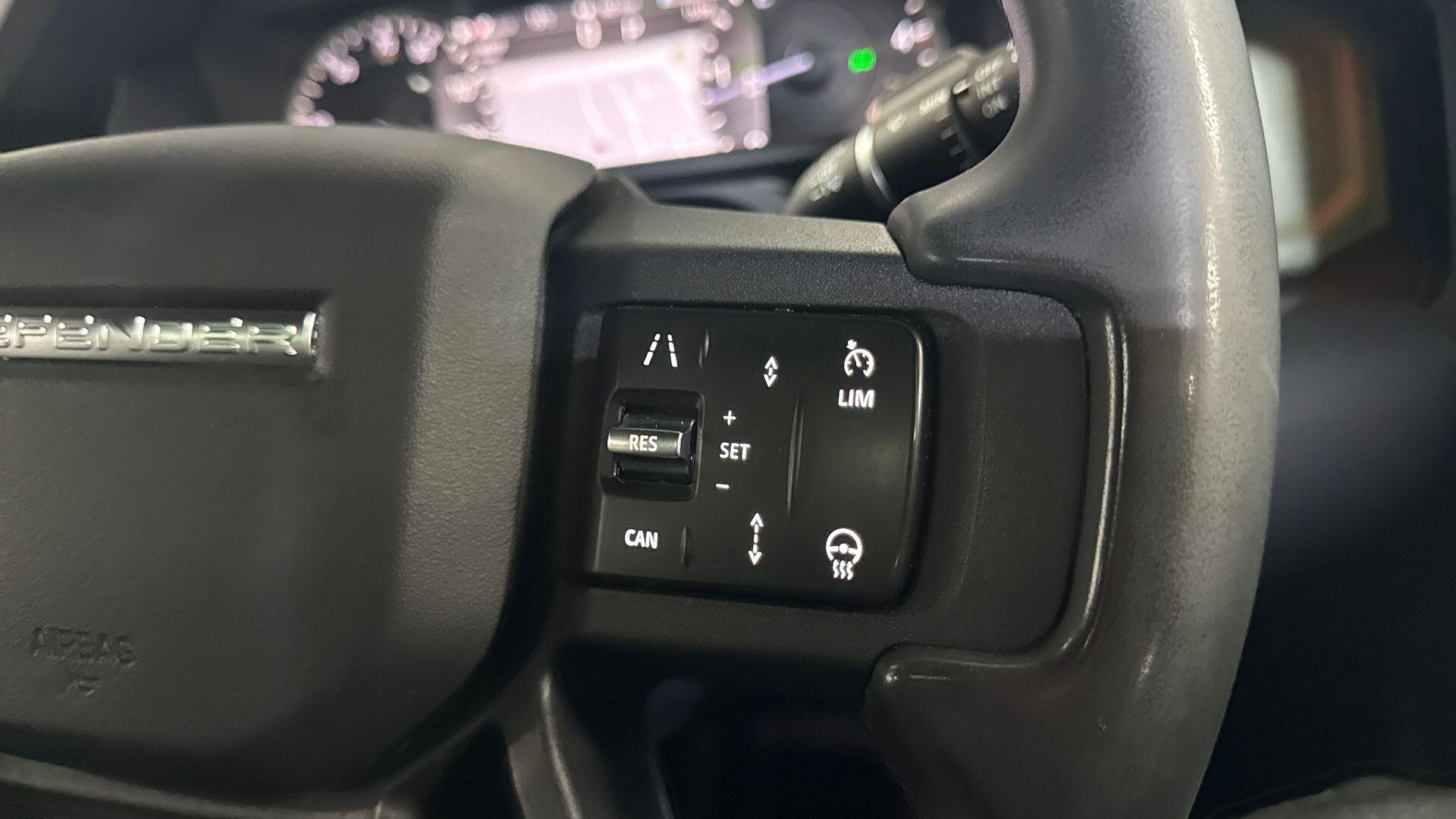 Land Rover Defender view 29
