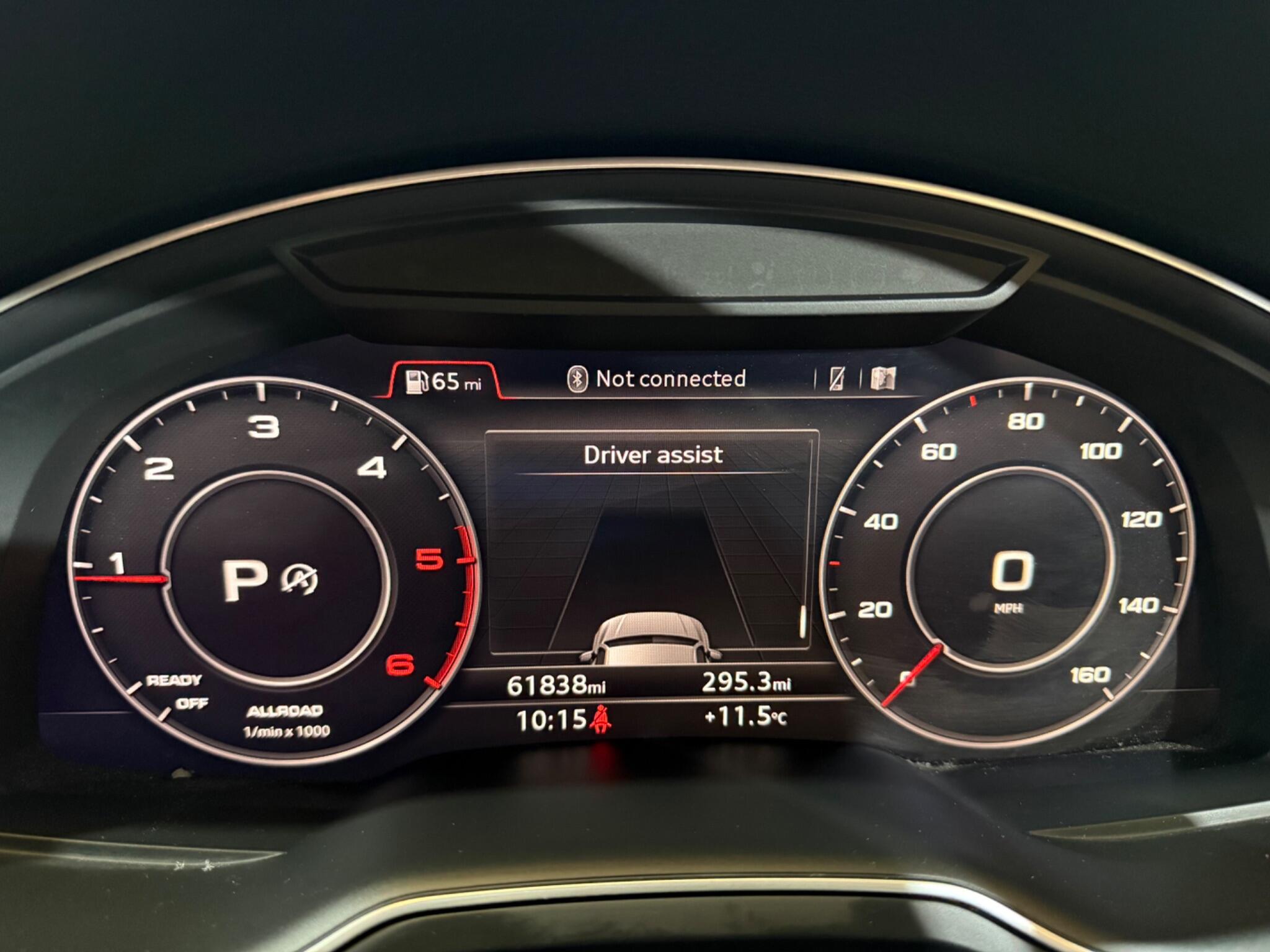 Audi Q7 view 24