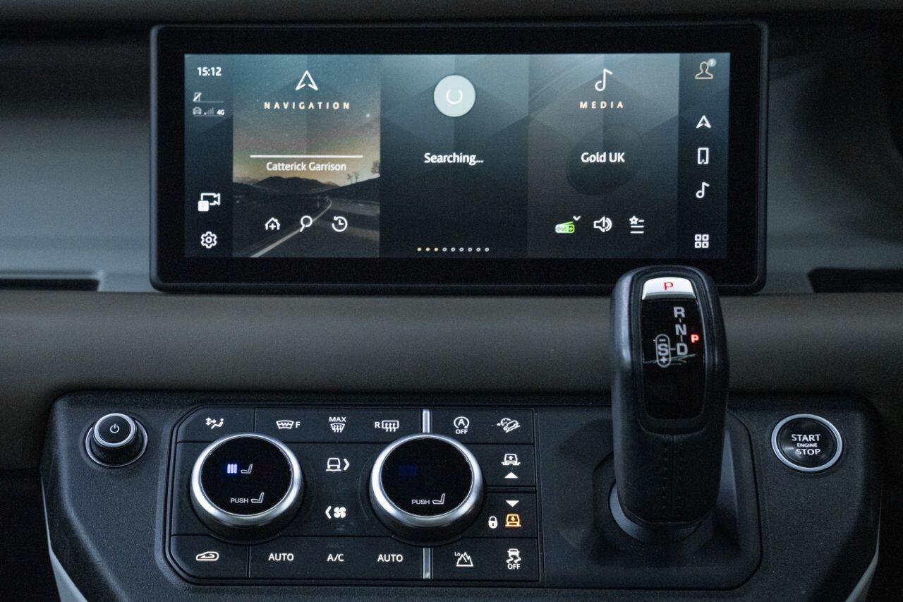 Land Rover Defender view 20