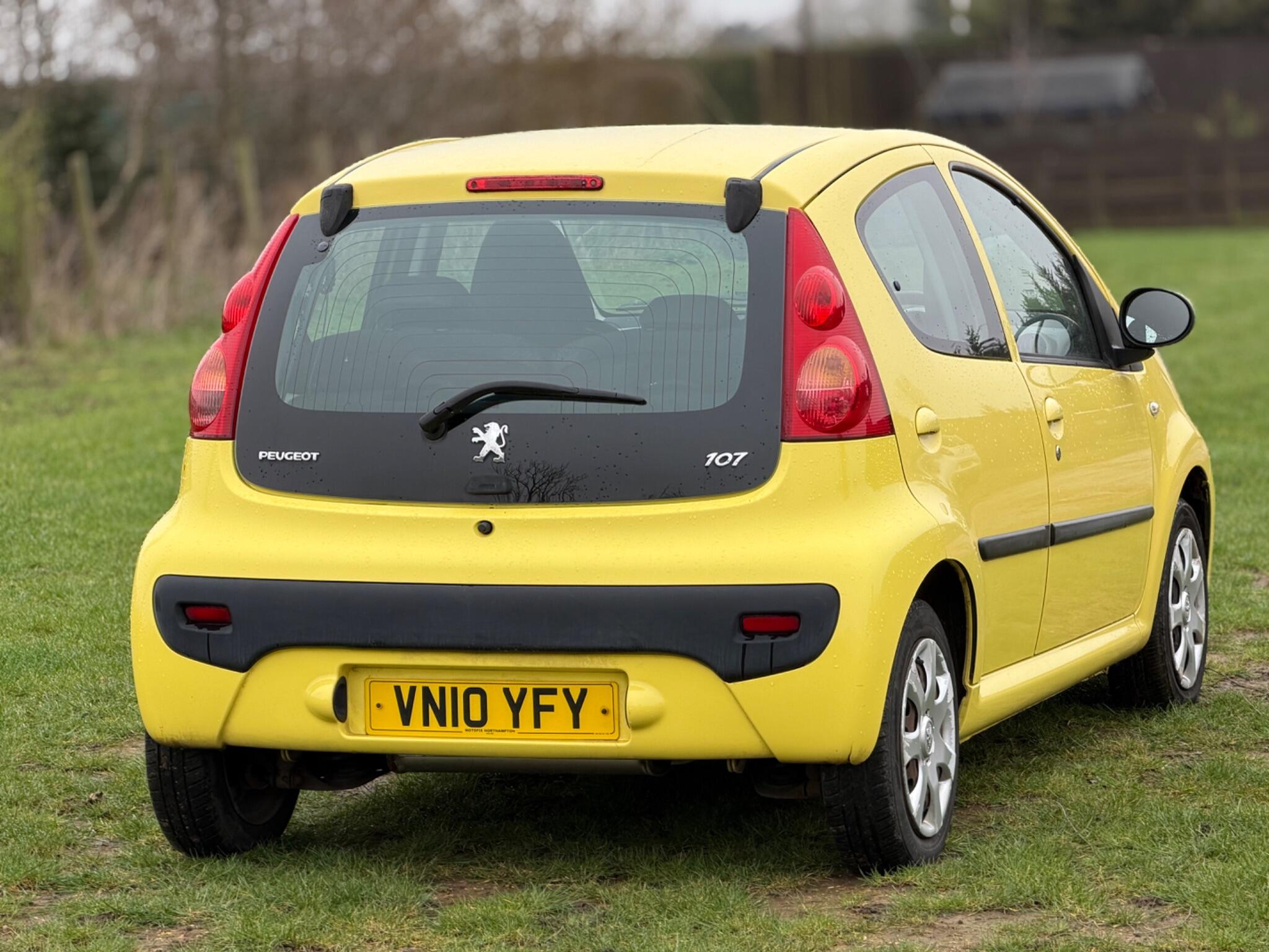 2010 Peugeot 107 1.0 12V Urban Euro 4 5dr image 12