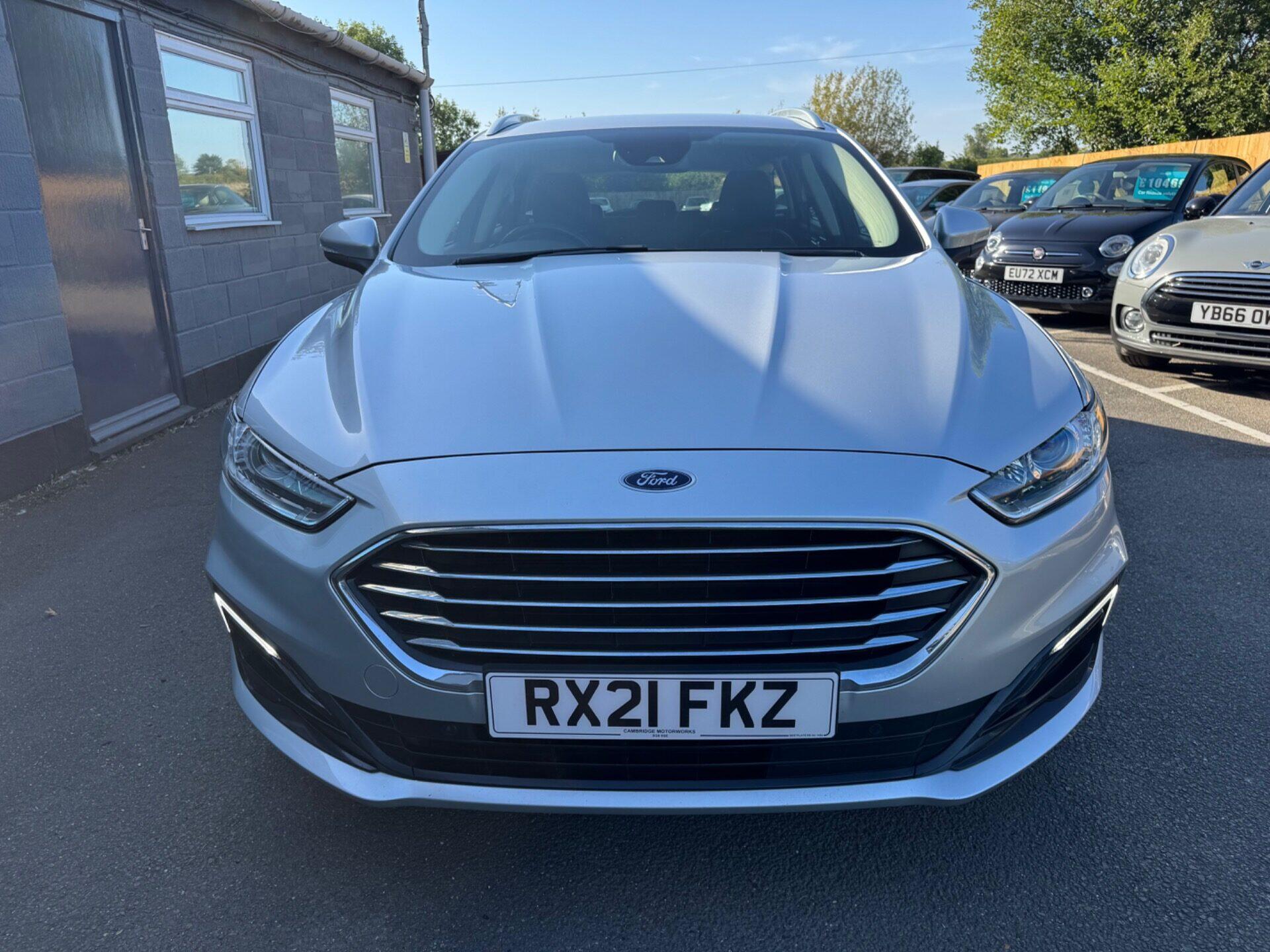 Ford Mondeo view 13