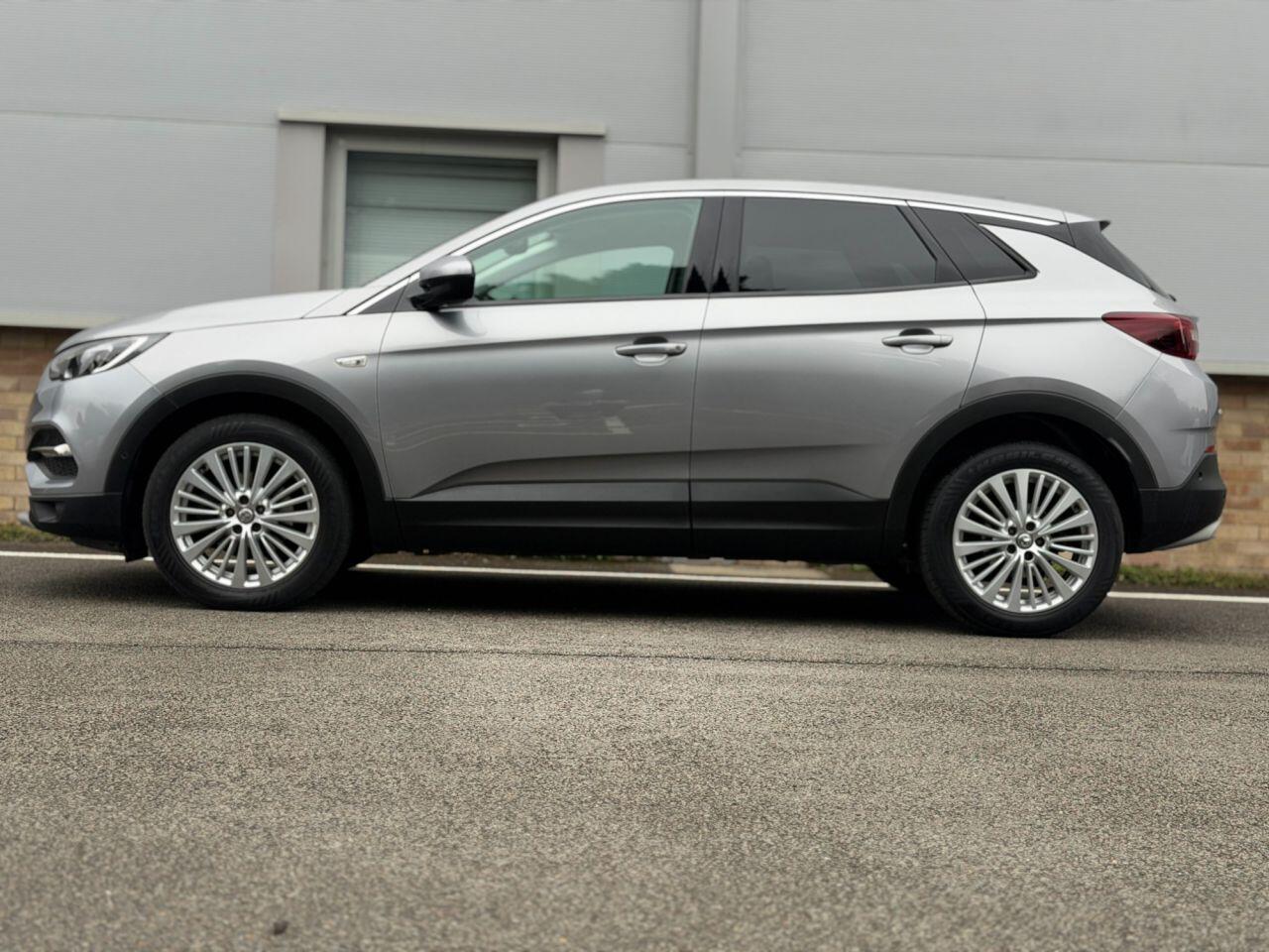 Vauxhall Grandland X view 5