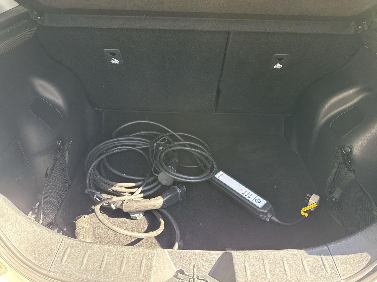 Nissan Leaf view 24