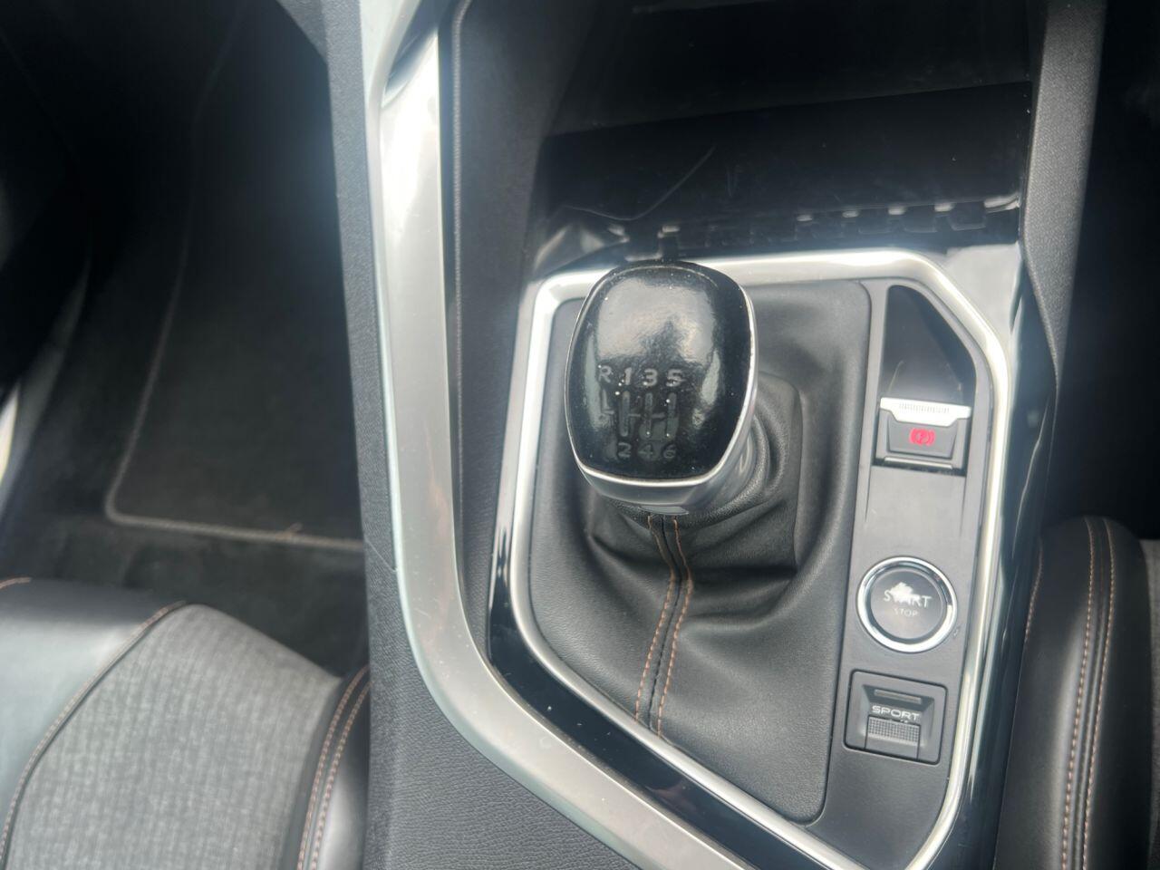 Peugeot 3008 view 11