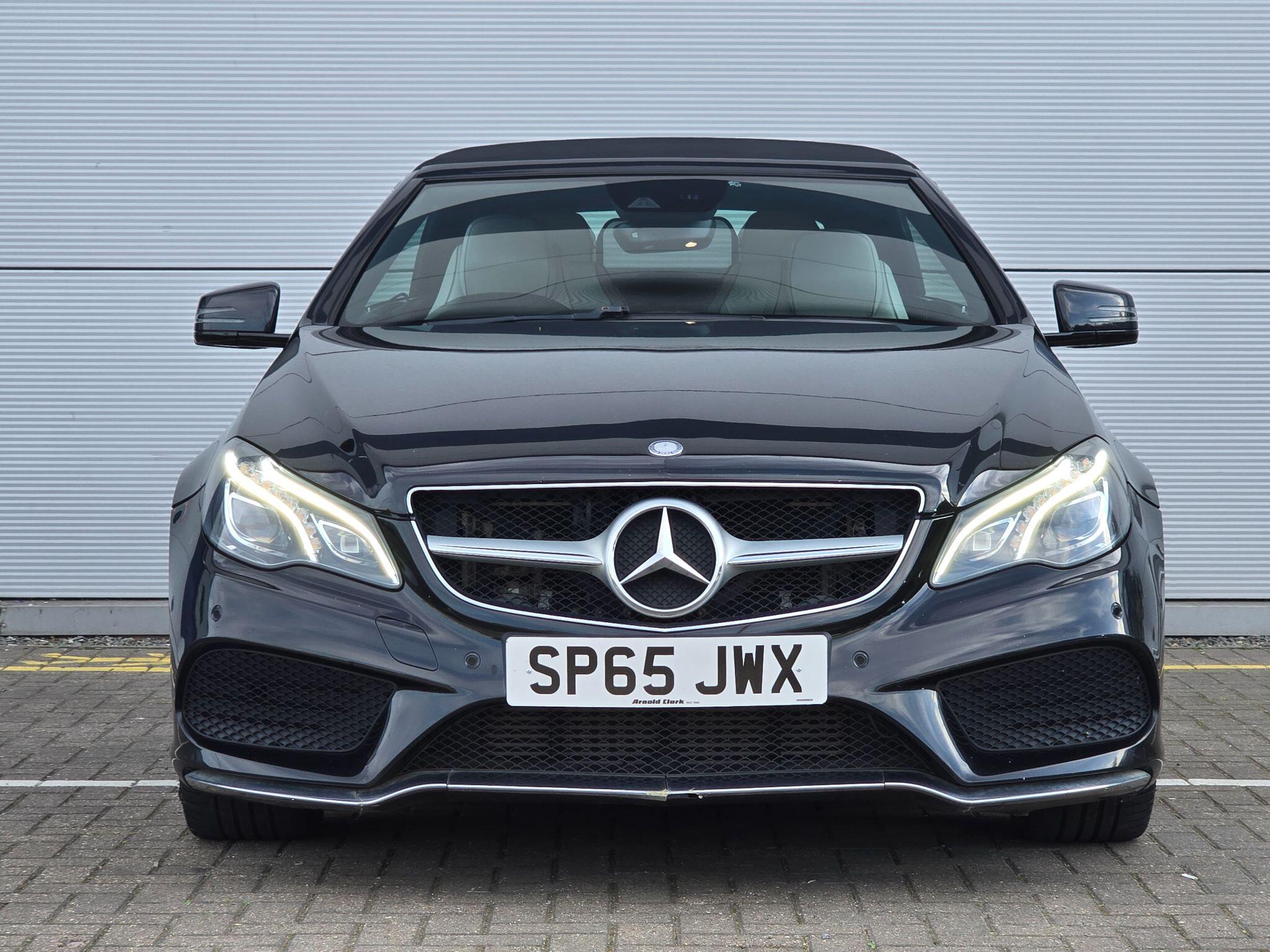 Mercedes-Benz E-Class view 3