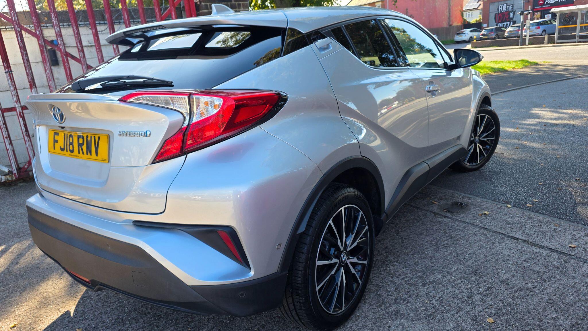 Toyota C-HR view 3