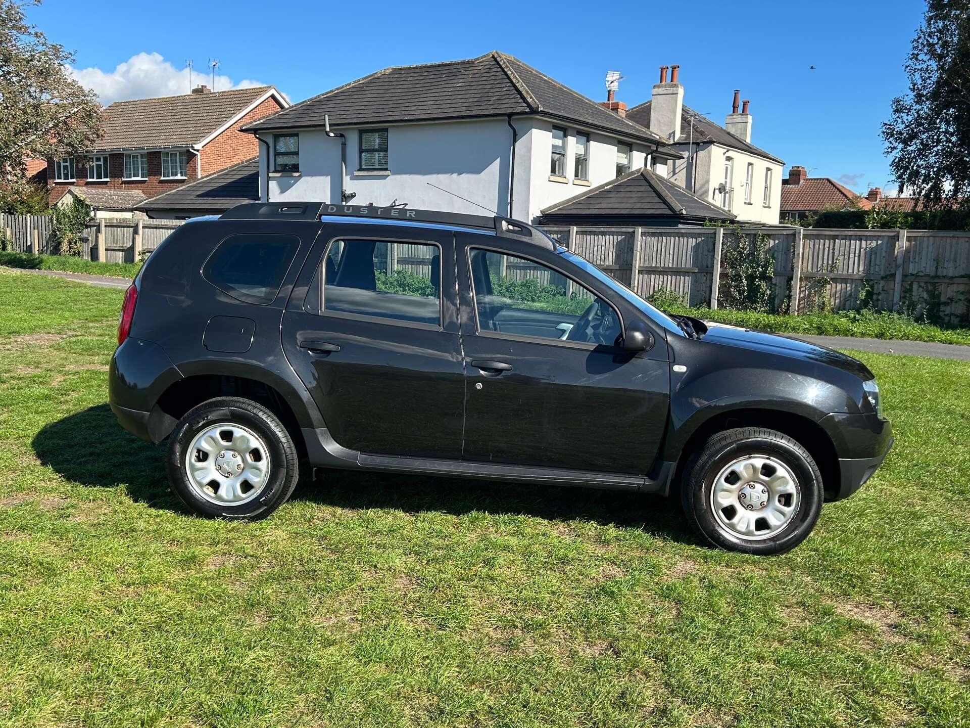 Dacia Duster view 4