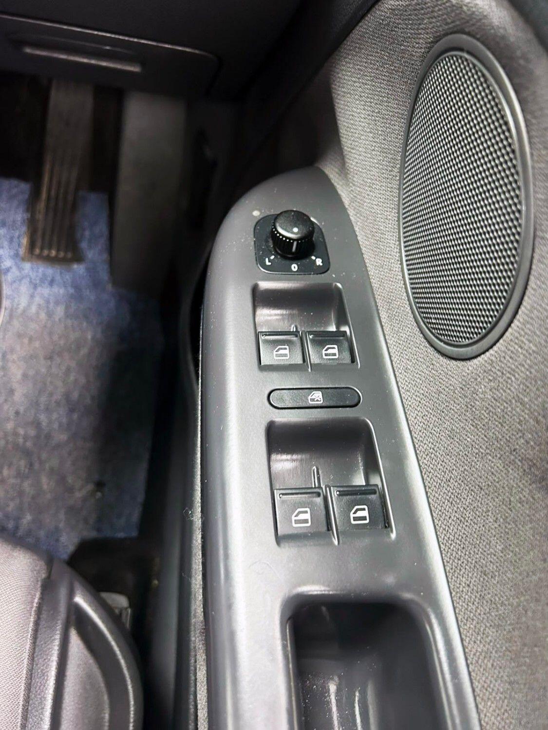 Volkswagen Golf Plus view 20