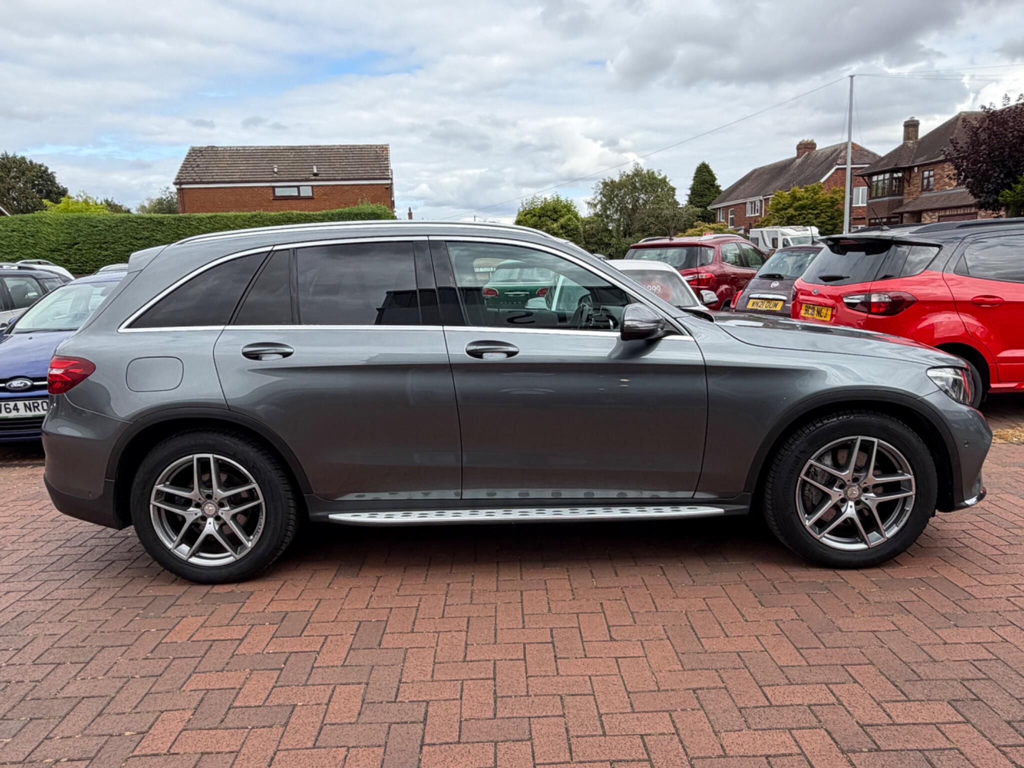 Mercedes-Benz GLC view 23