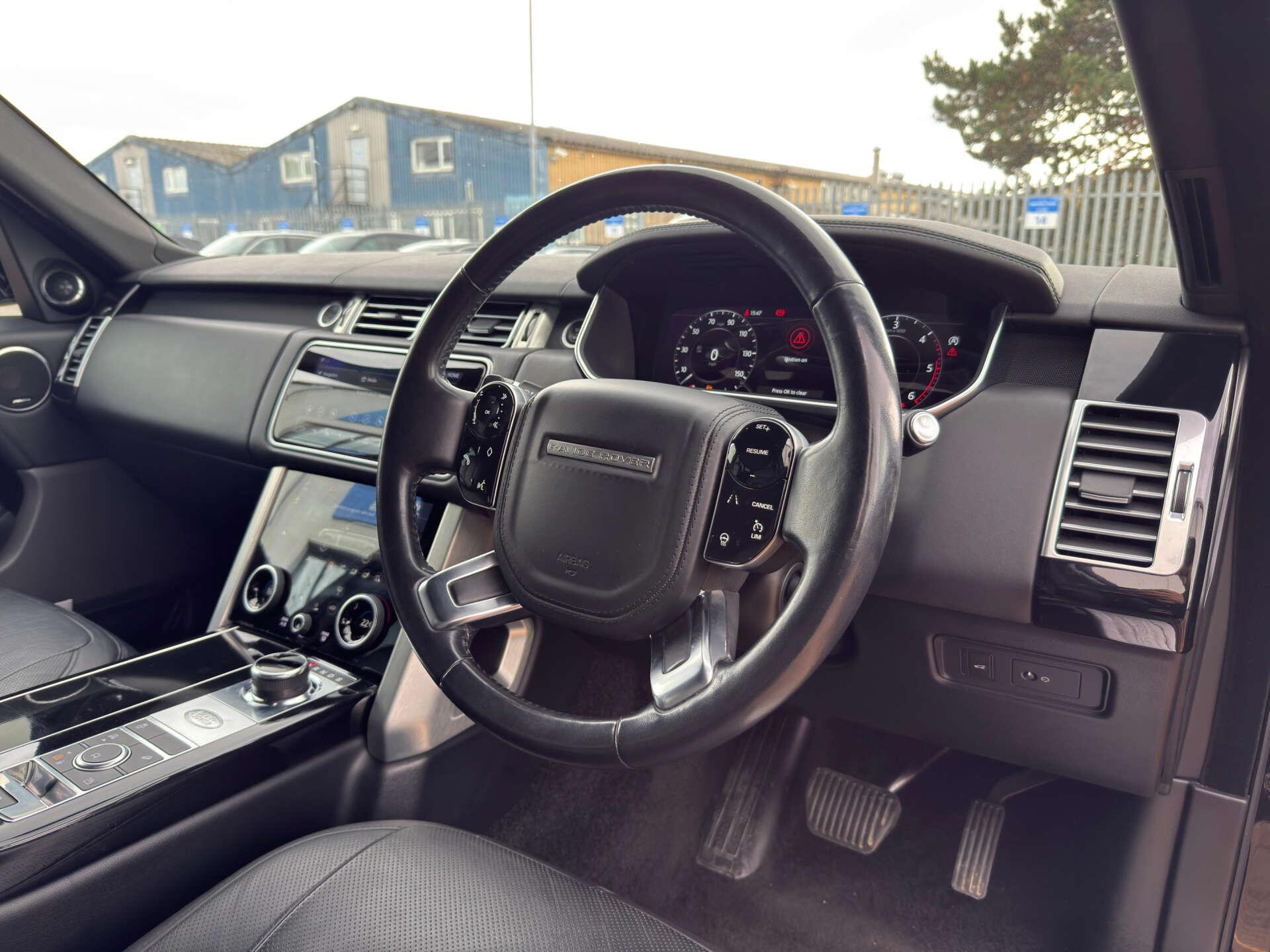 Land Rover Range Rover view 21