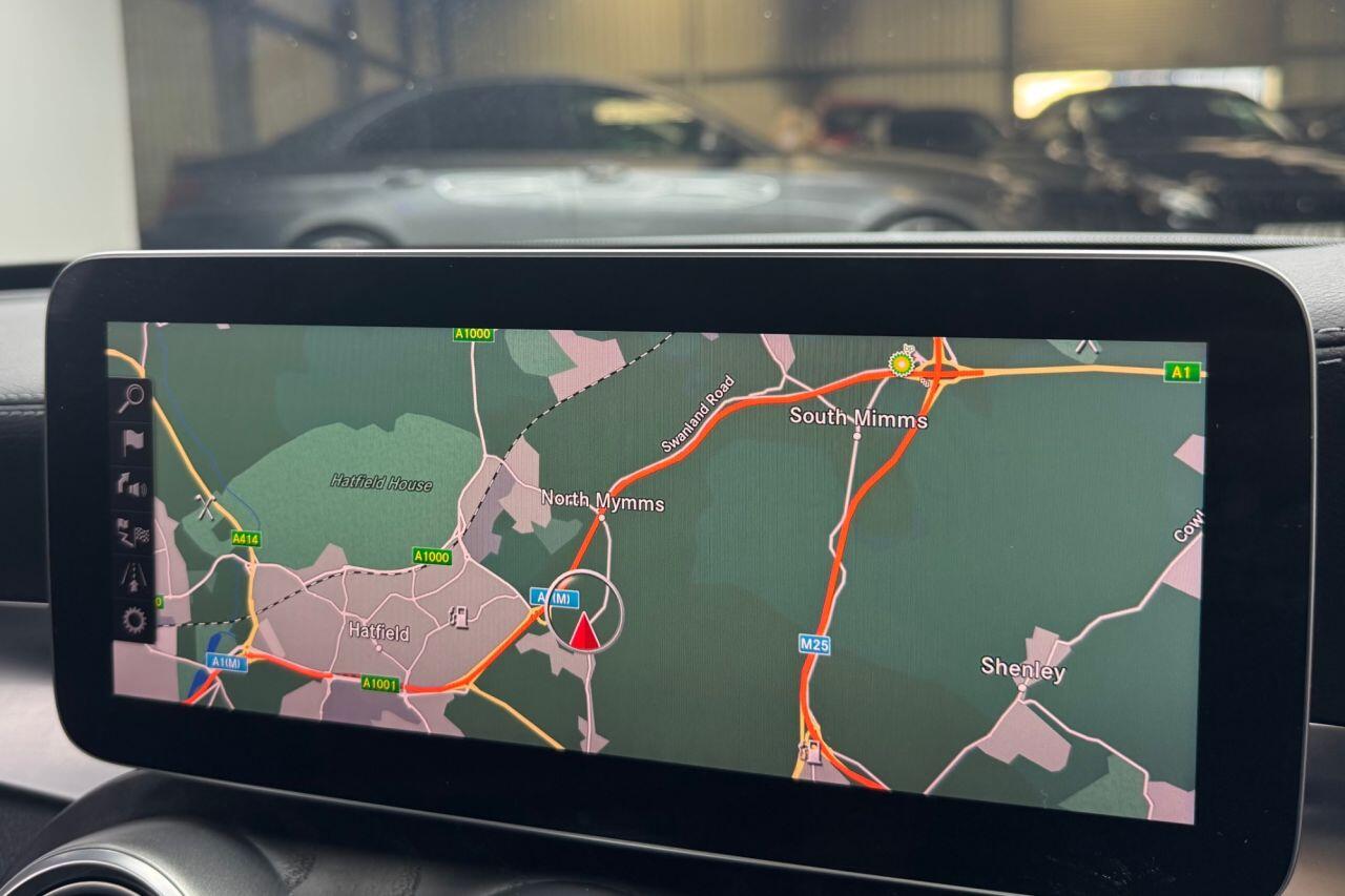 Mercedes-Benz C-Class view 30